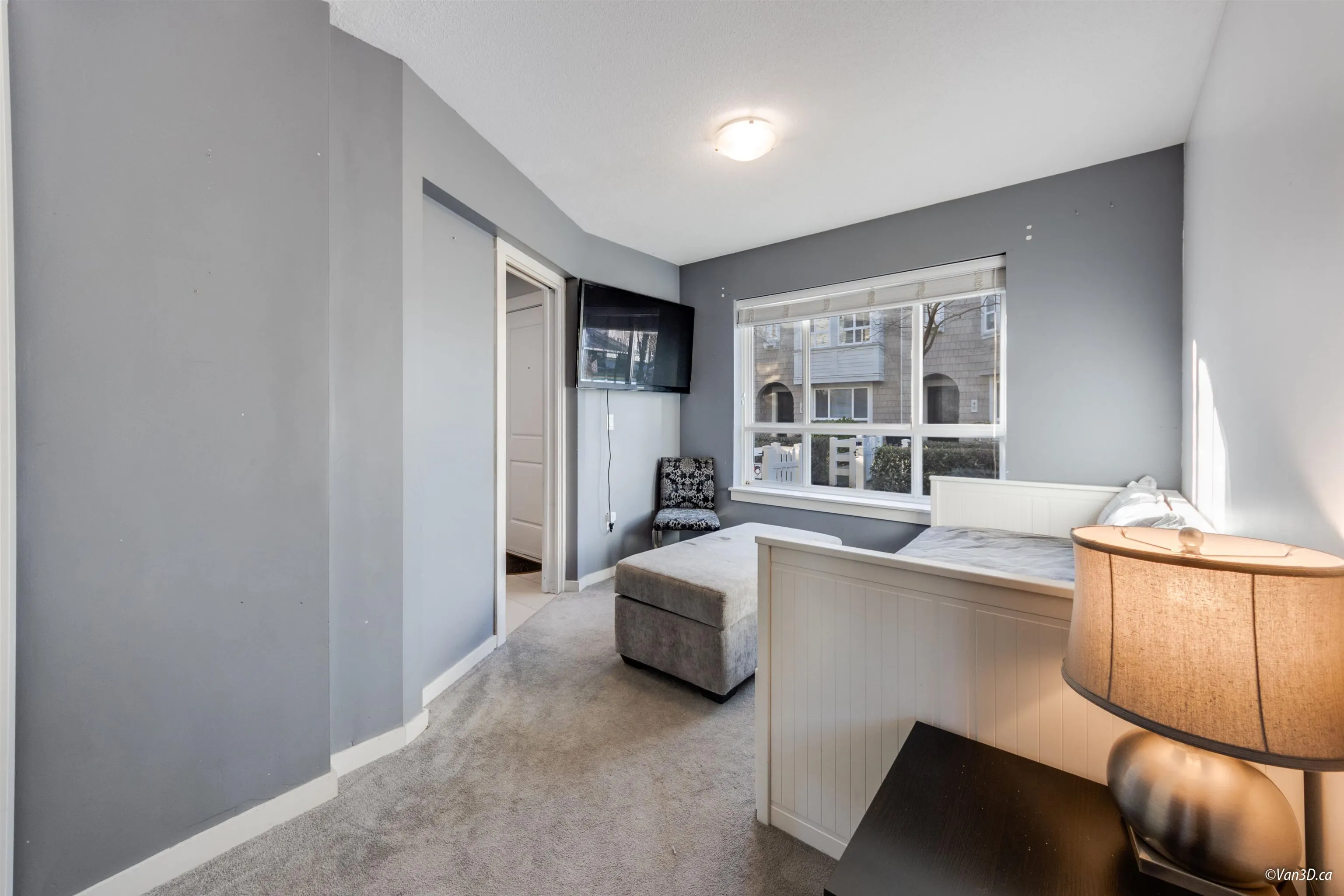 96 2418 Avon Place