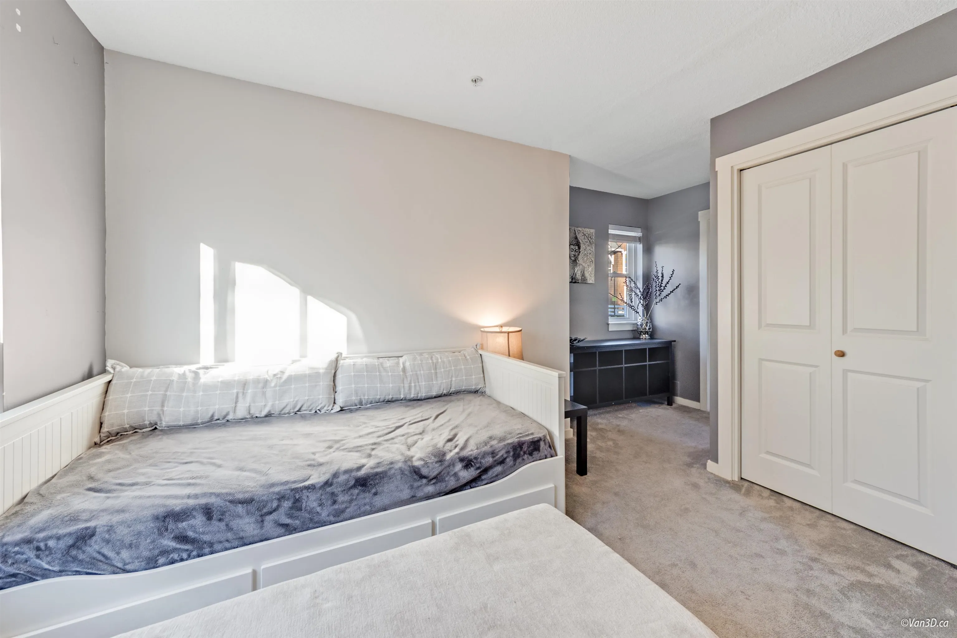 96 2418 Avon Place