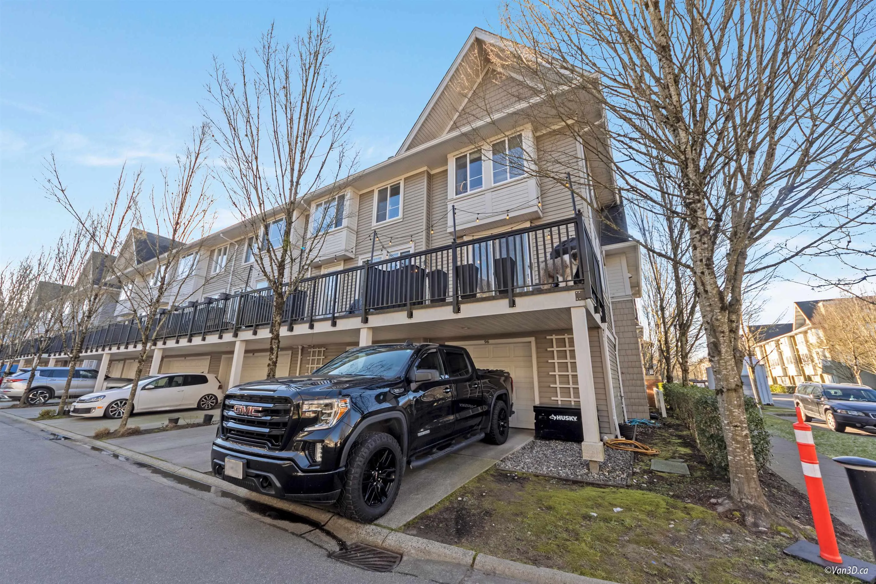 96 2418 Avon Place