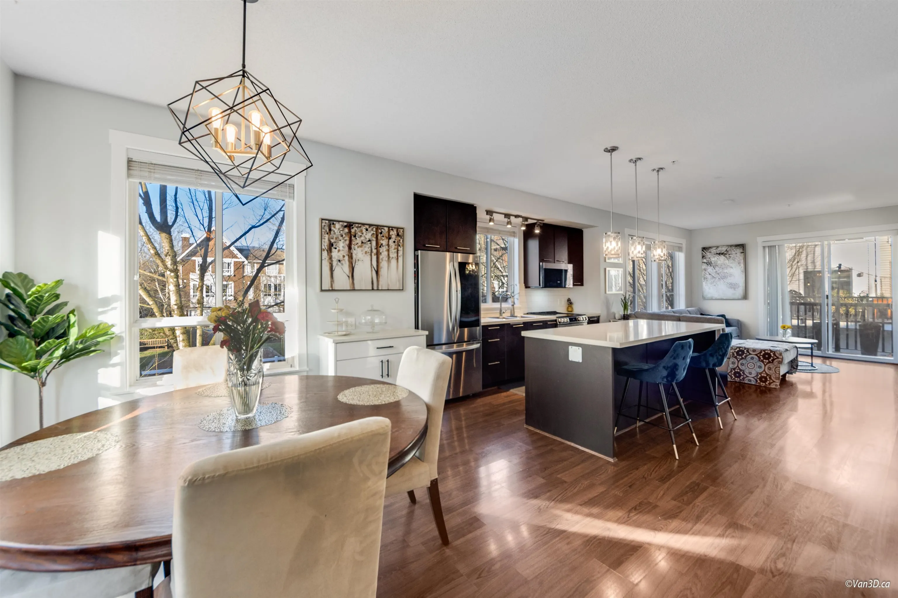 96 2418 Avon Place