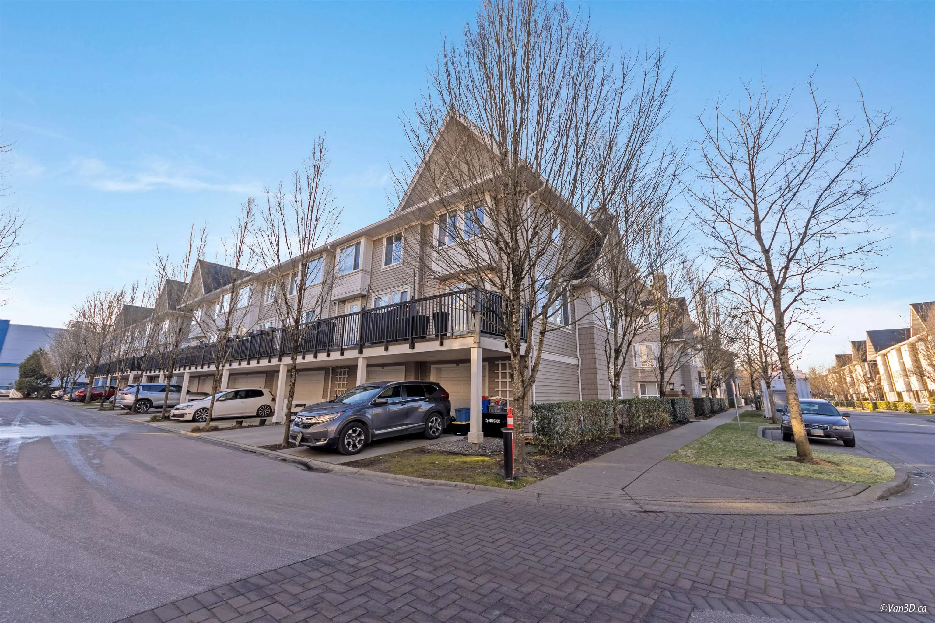 96 2418 Avon Place