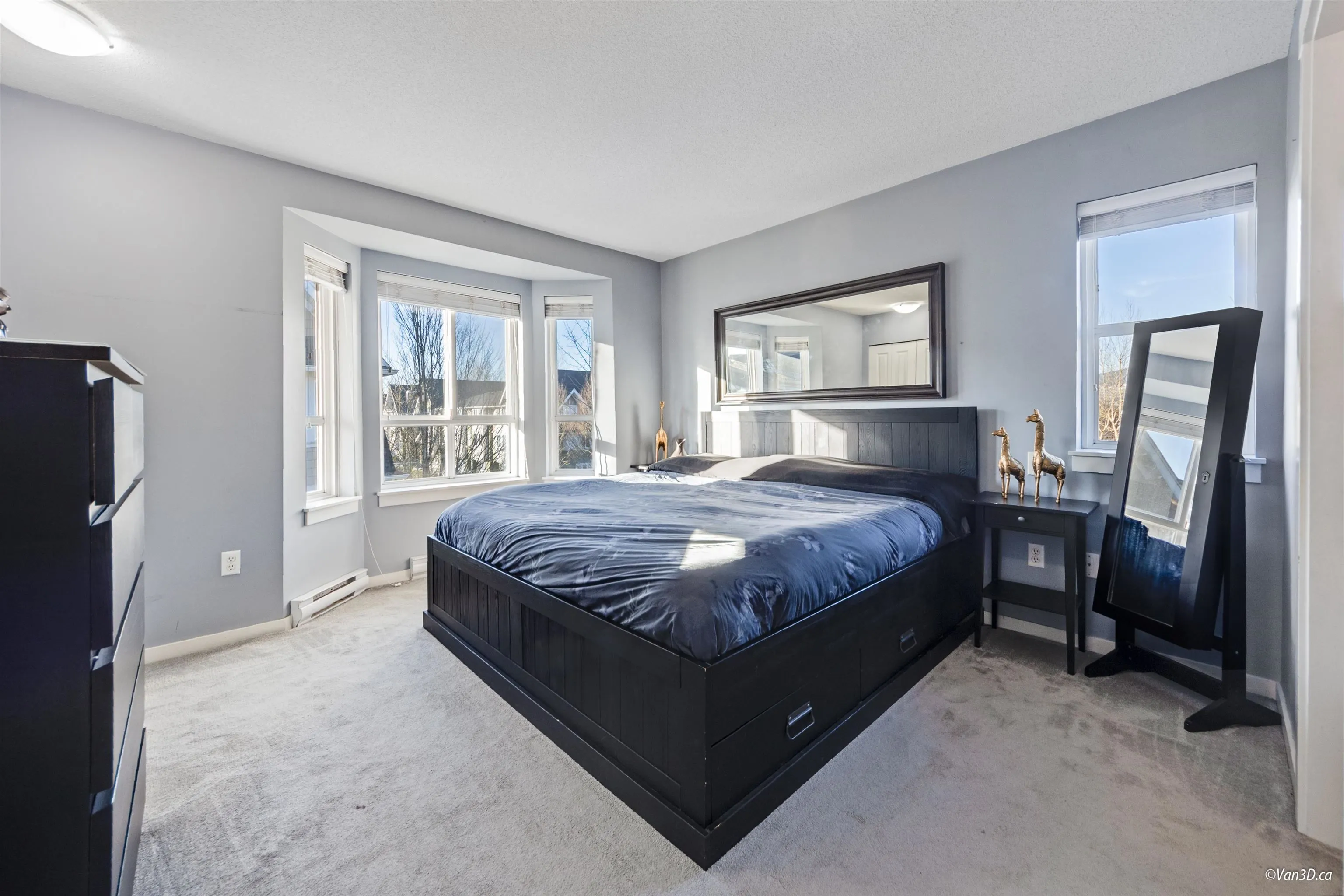 96 2418 Avon Place