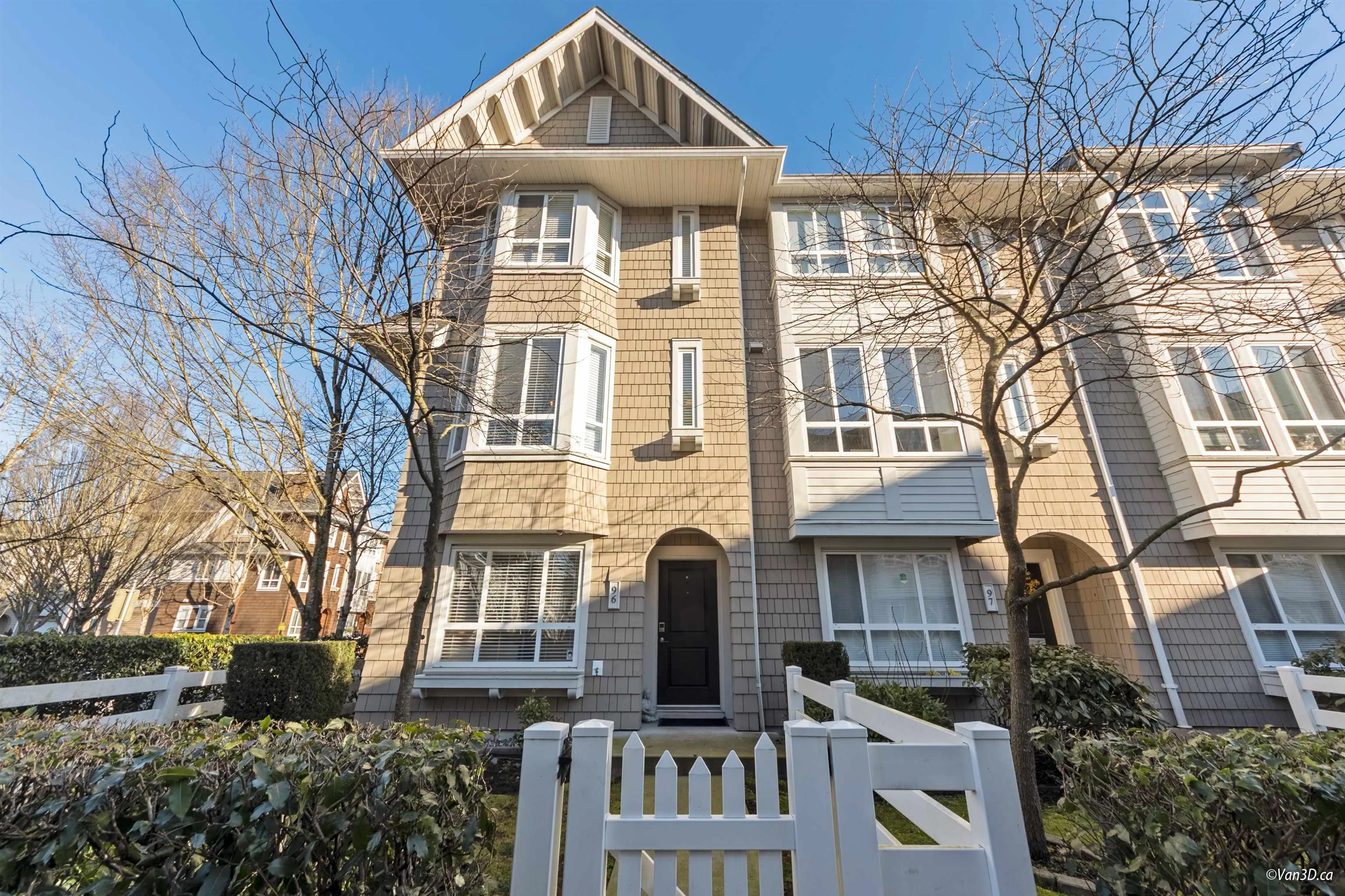 96 2418 Avon Place