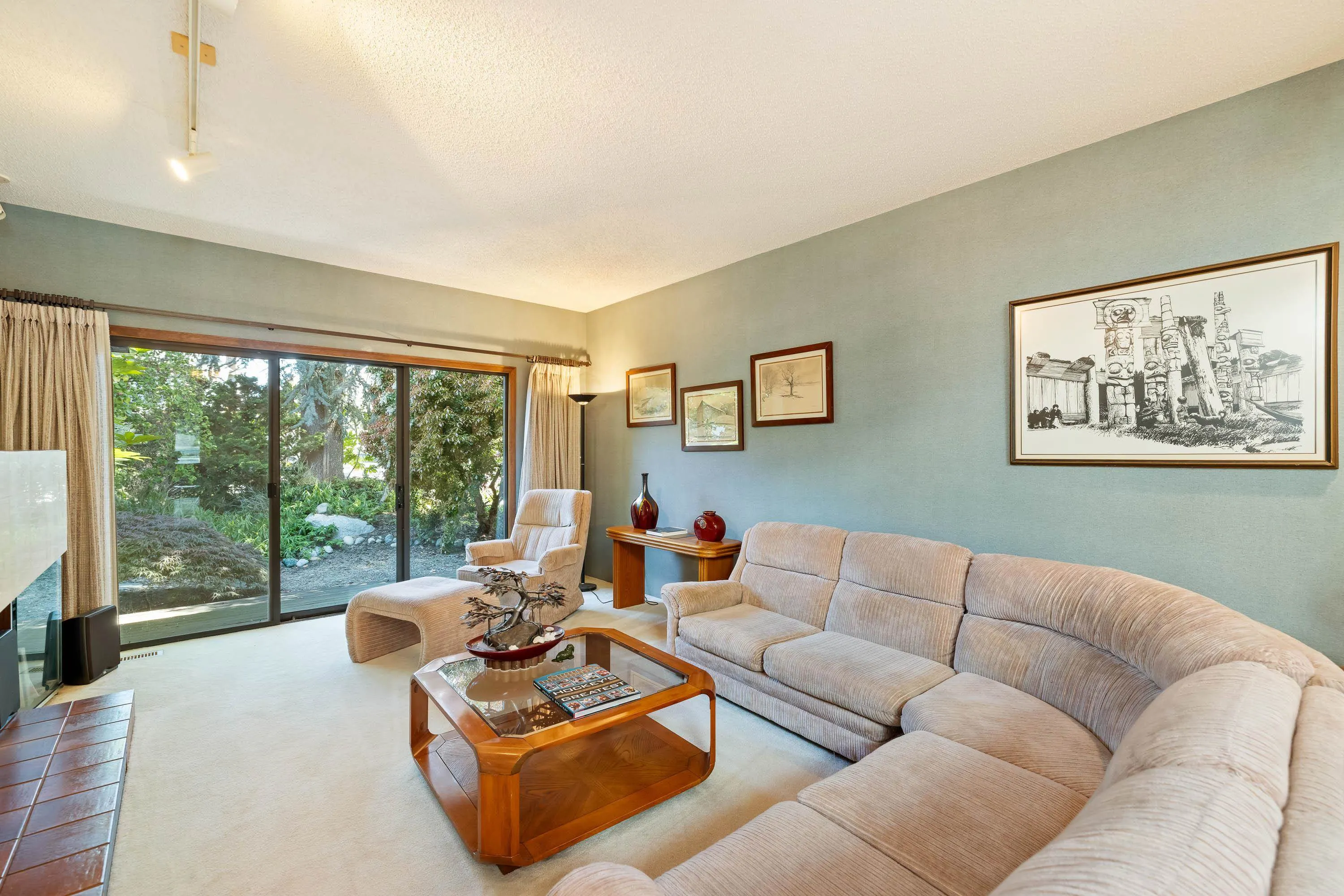 5757 Goldenrod Crescent