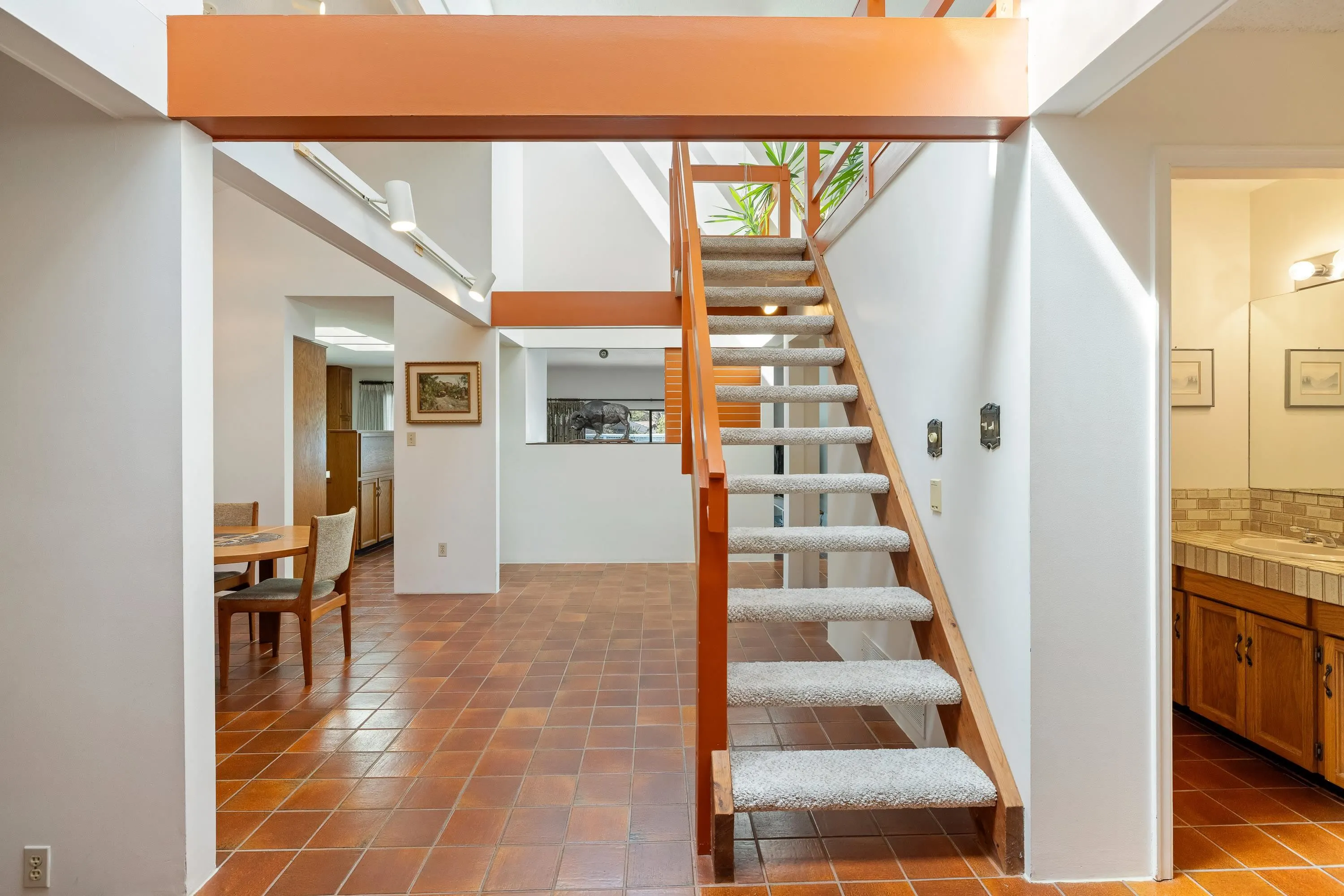 5757 Goldenrod Crescent