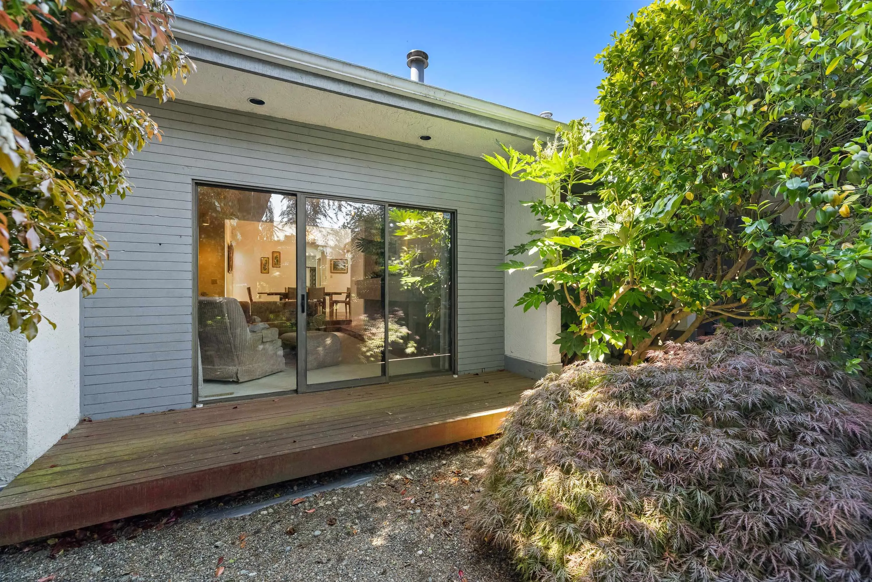 5757 Goldenrod Crescent