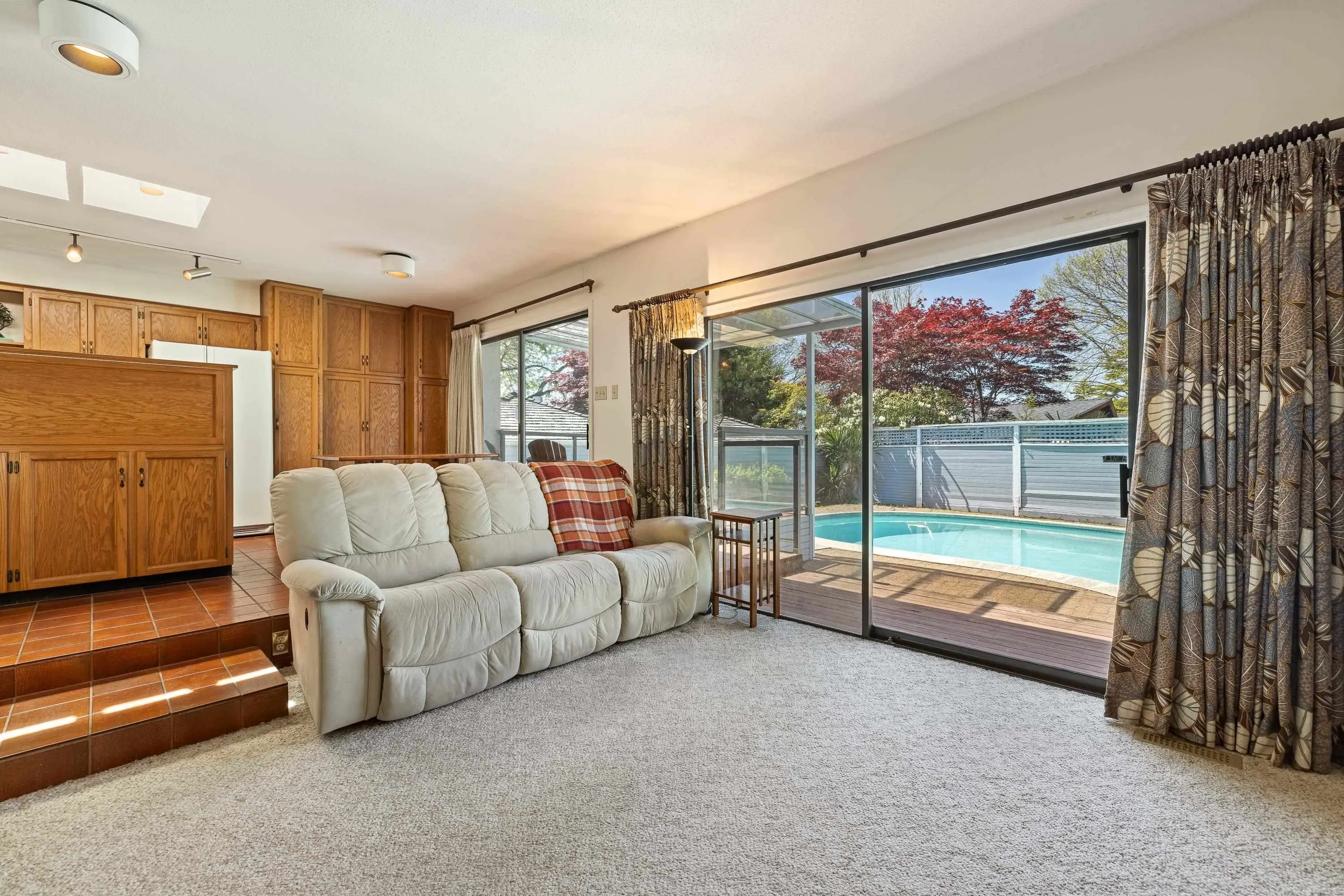 5757 Goldenrod Crescent