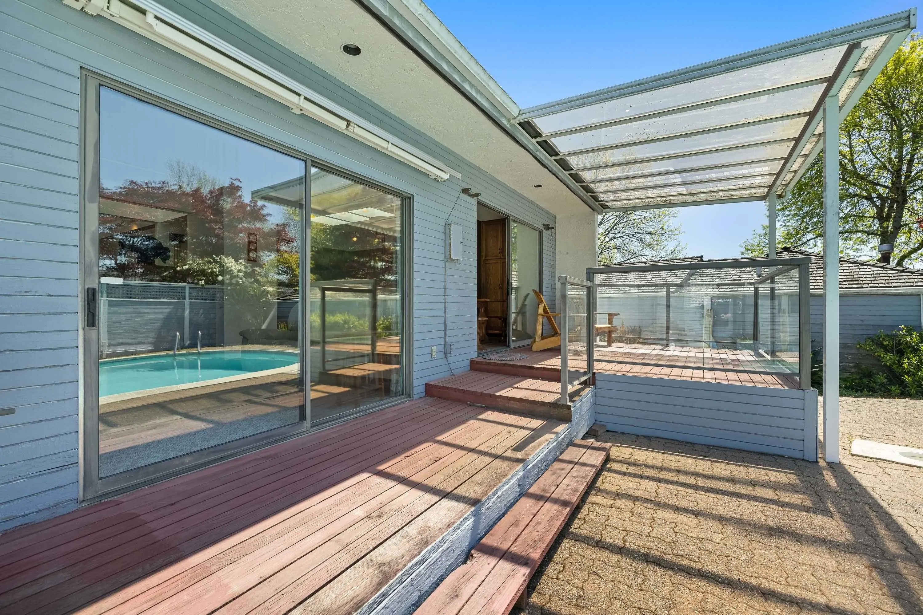 5757 Goldenrod Crescent