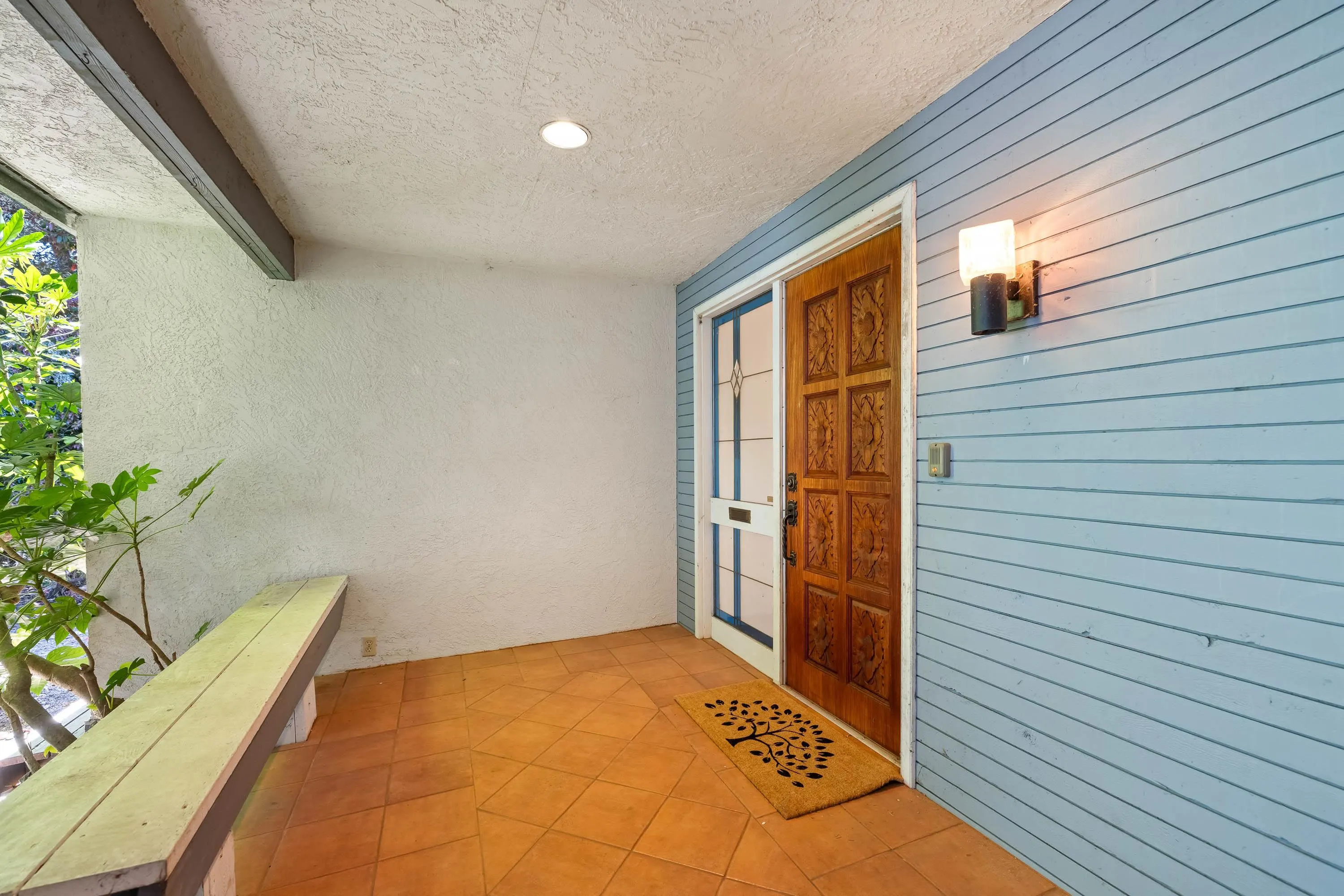 5757 Goldenrod Crescent