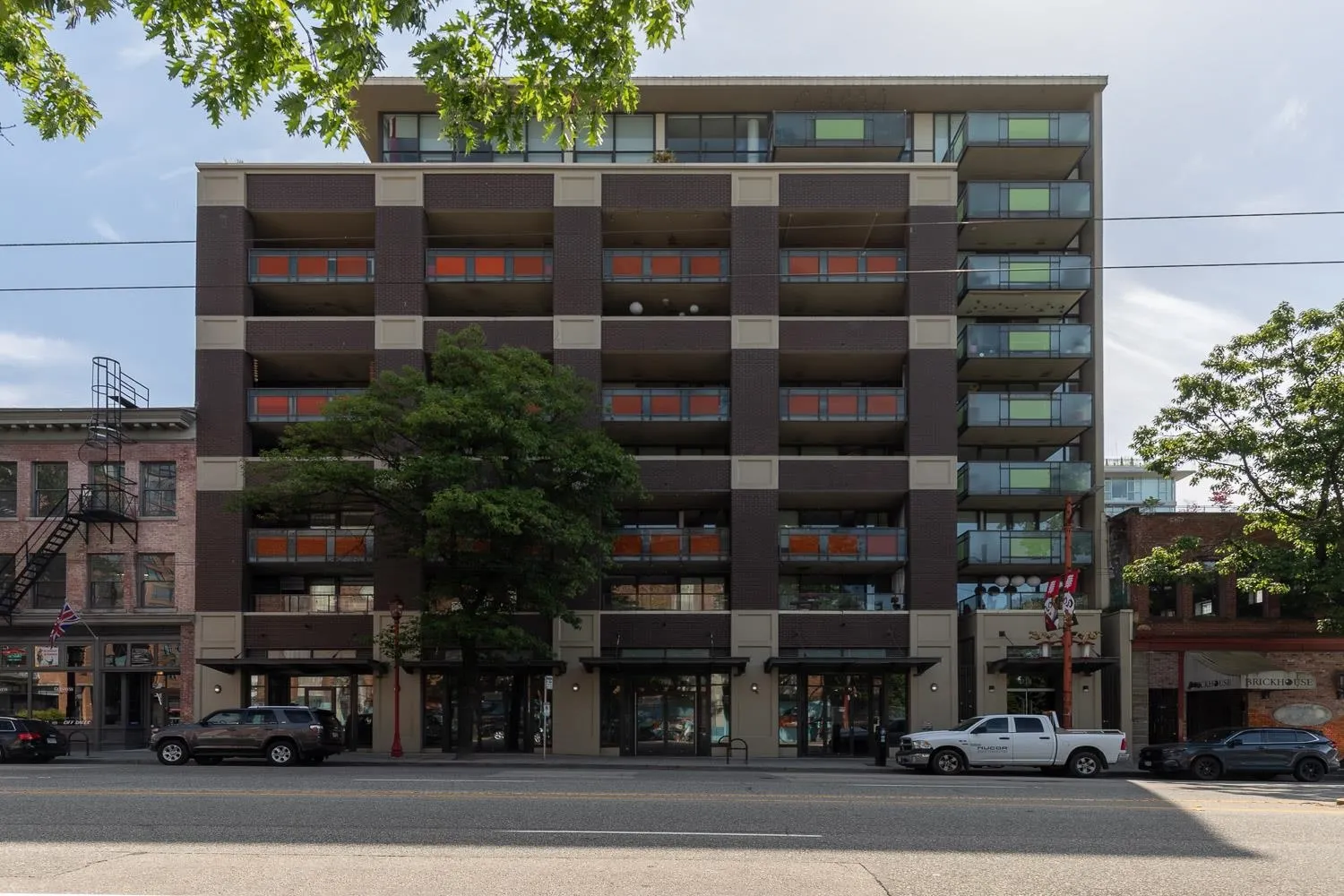 510 718 Main Street