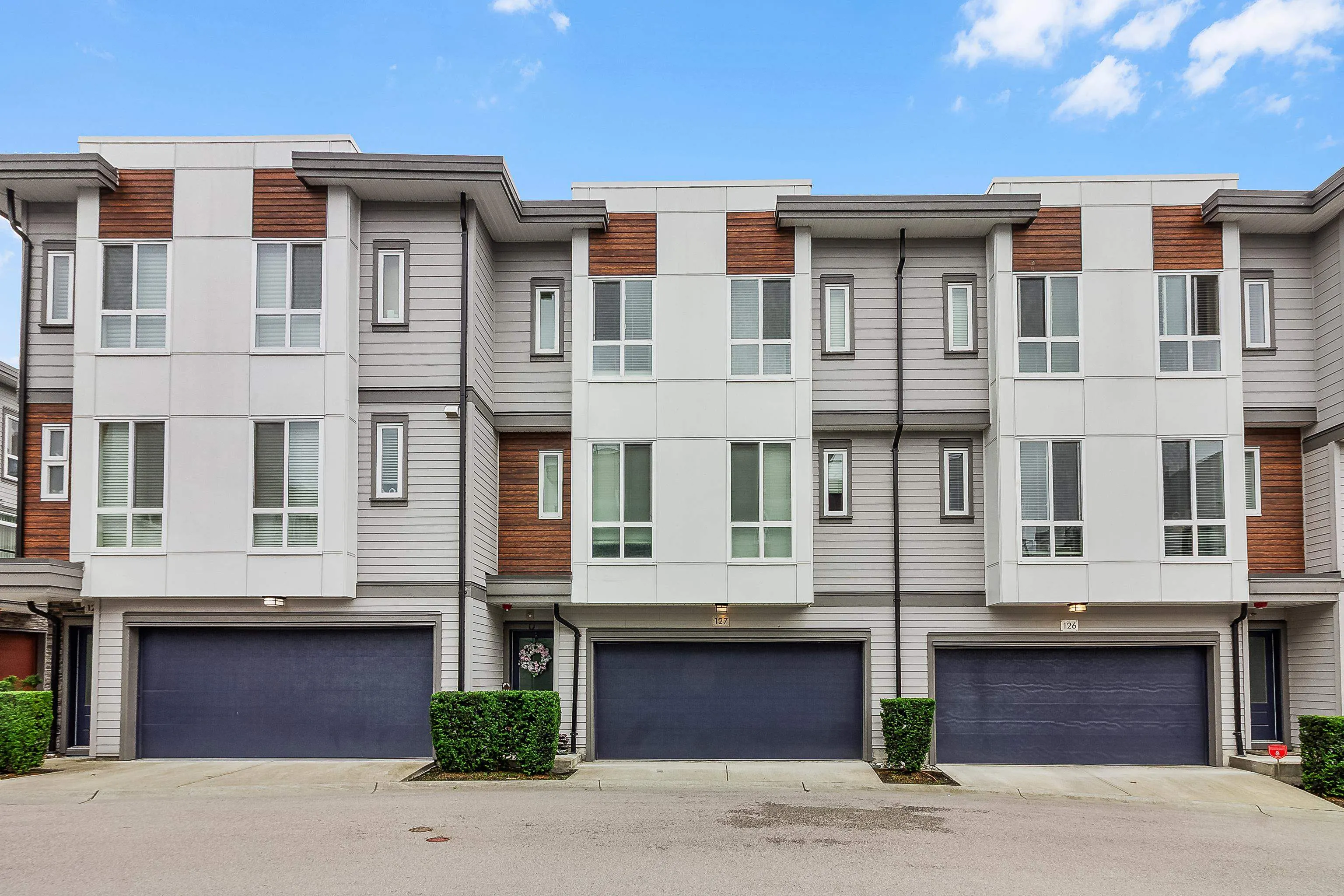 127 7947 209 Street