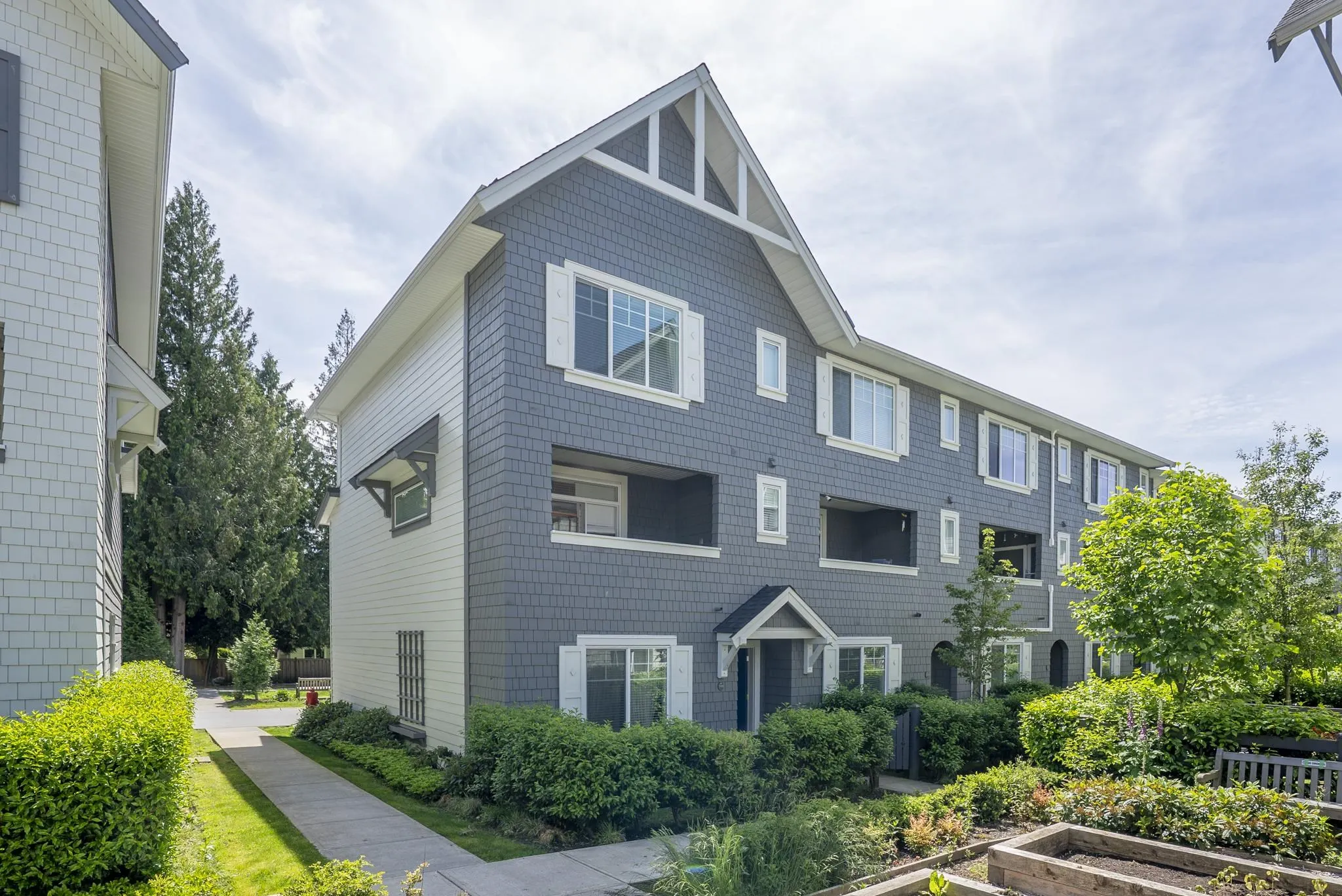 104 15850 85 Avenue