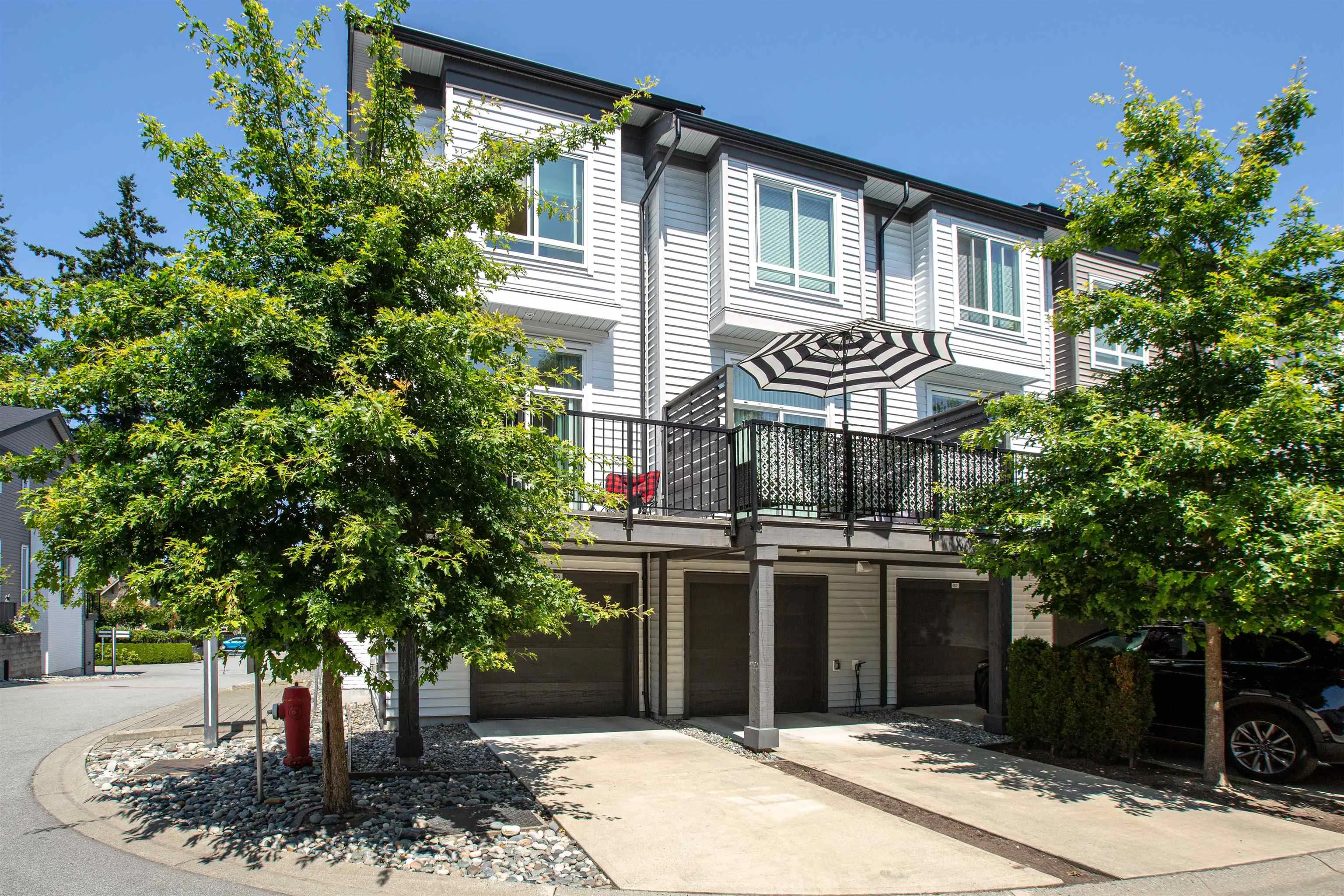 84 15828 27 Avenue
