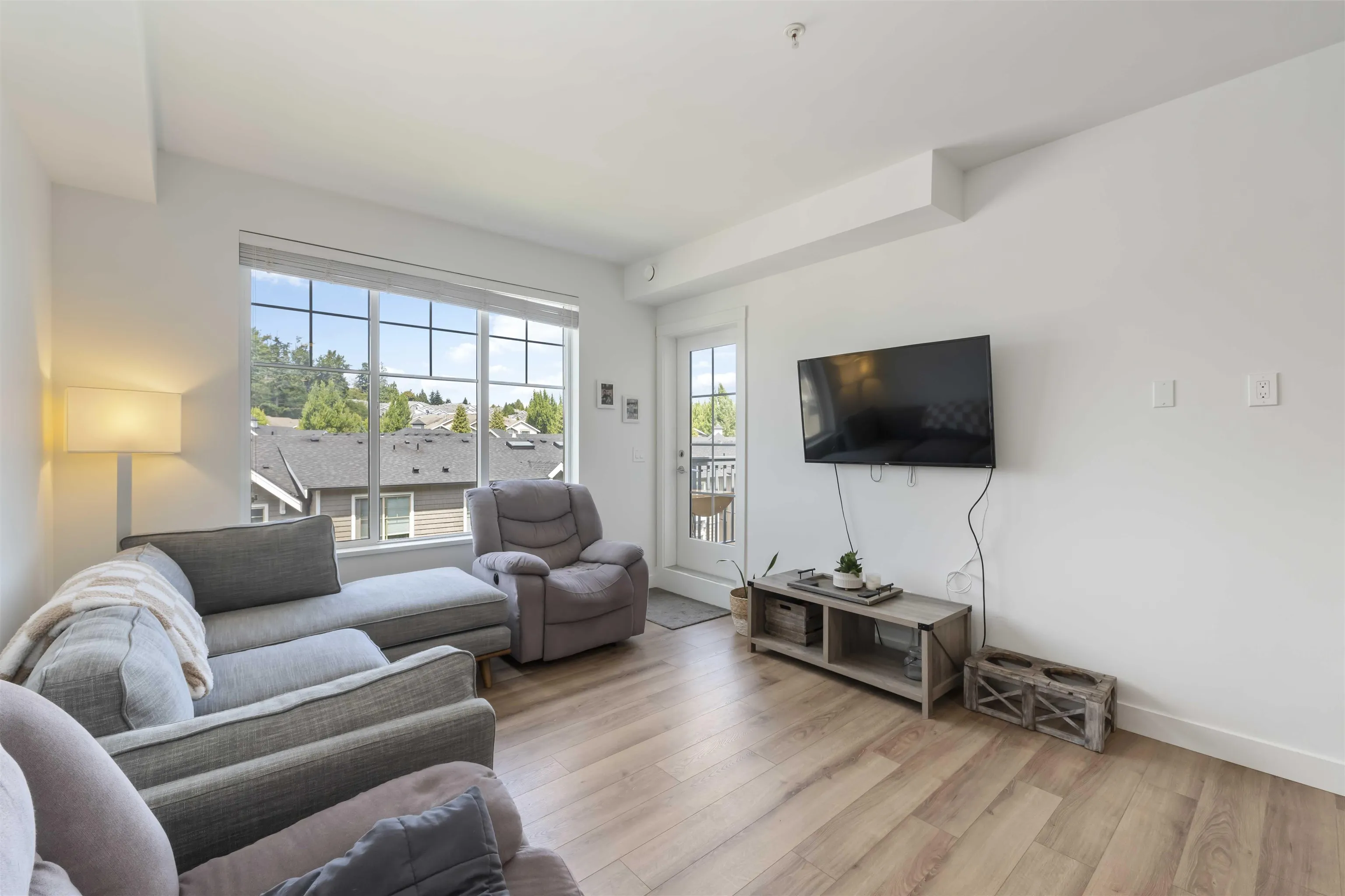 A413 20487 65 Avenue