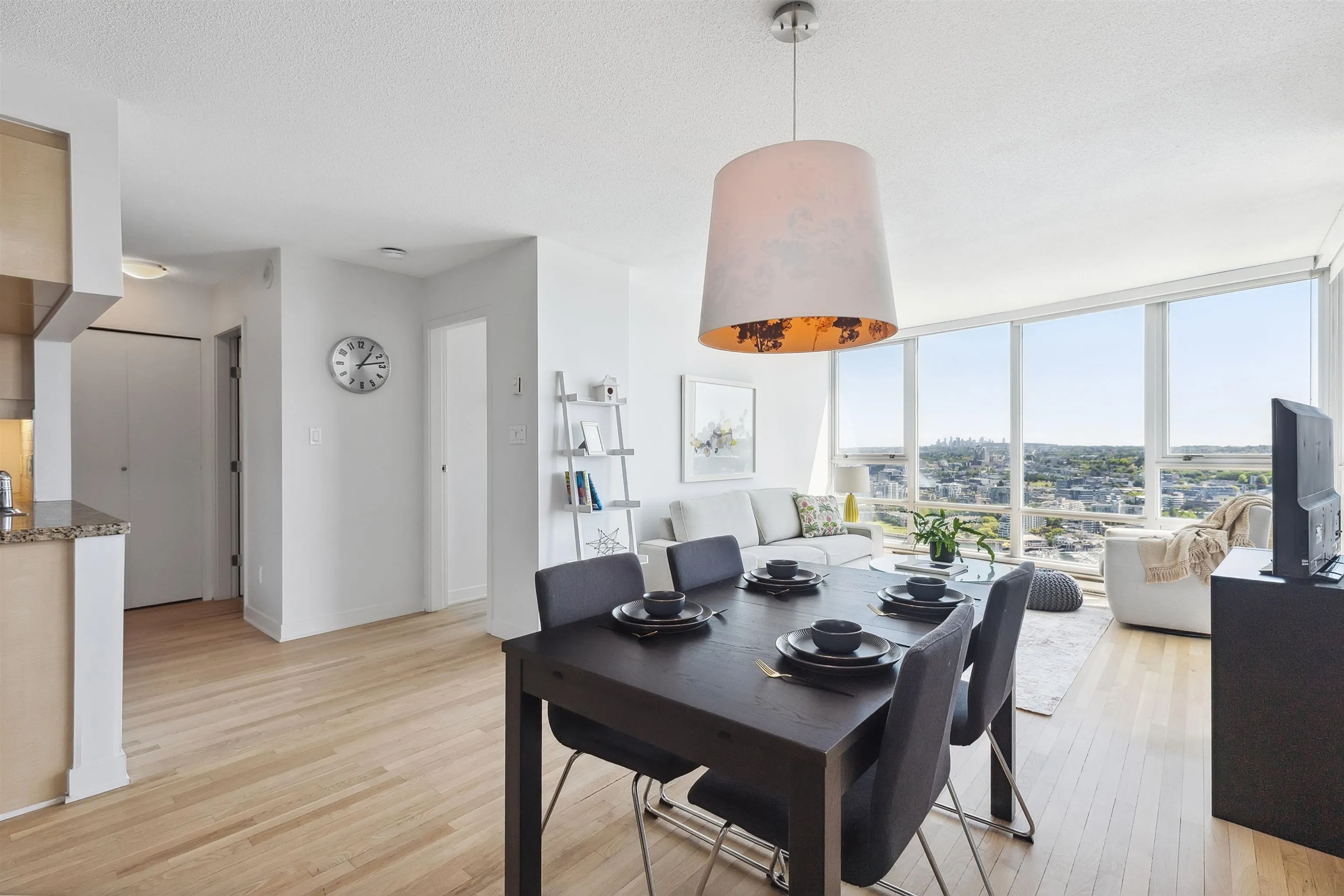 4001 1408 Strathmore Mews