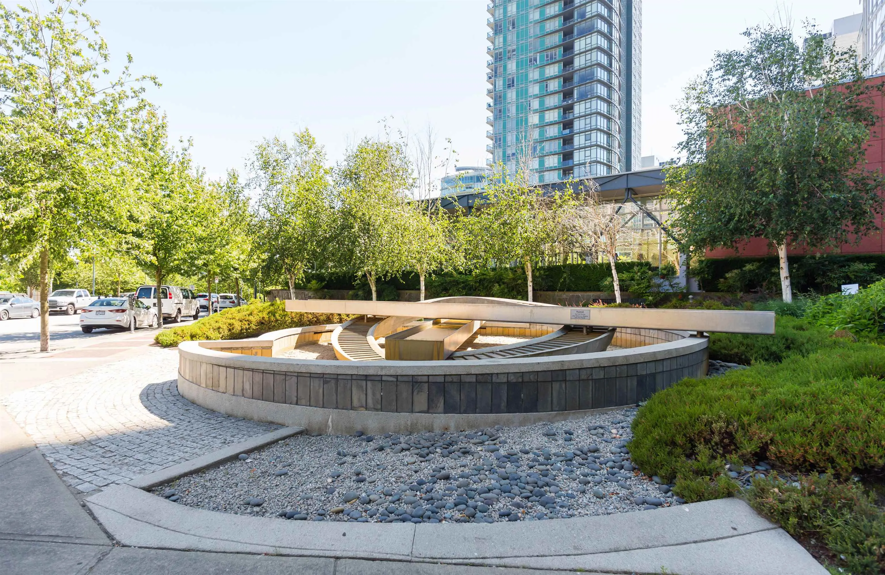 4001 1408 Strathmore Mews