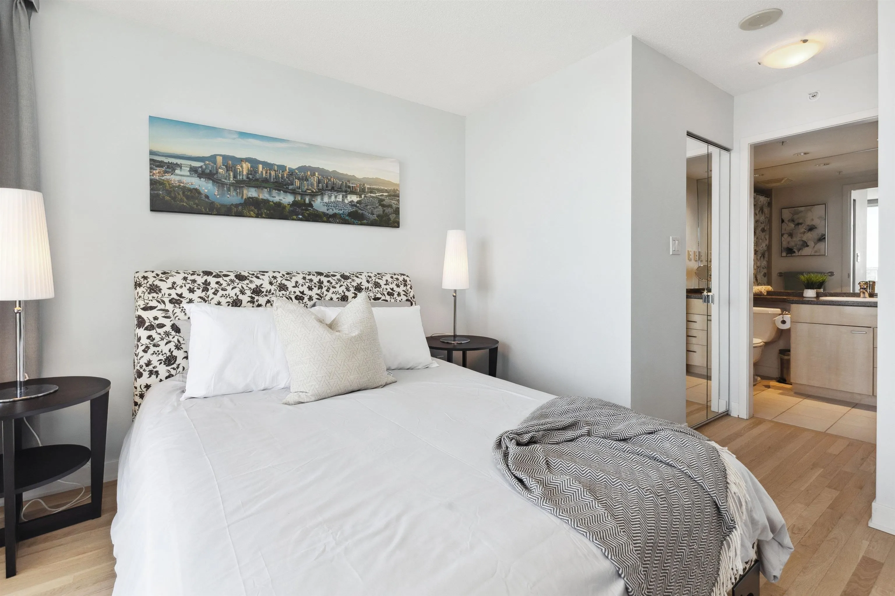 4001 1408 Strathmore Mews