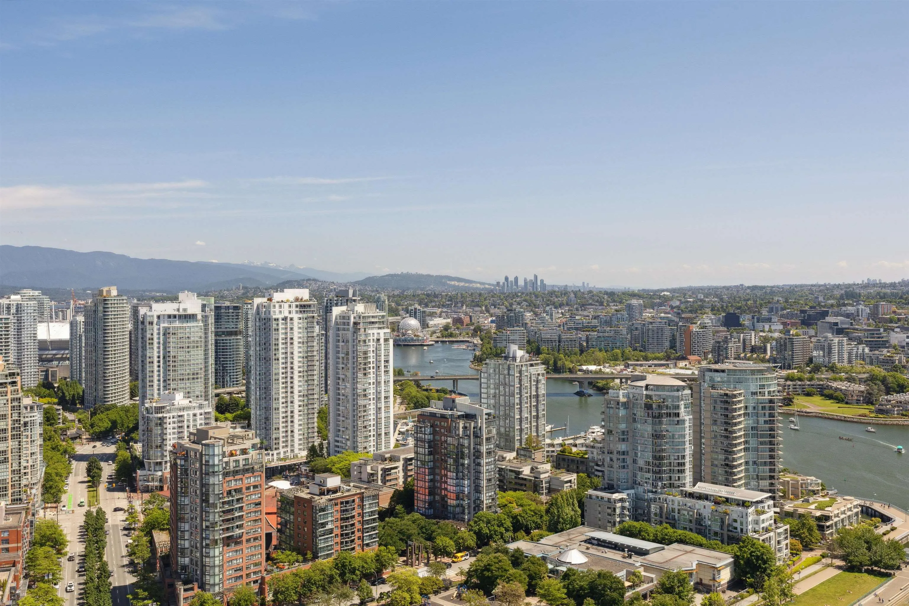 4001 1408 Strathmore Mews