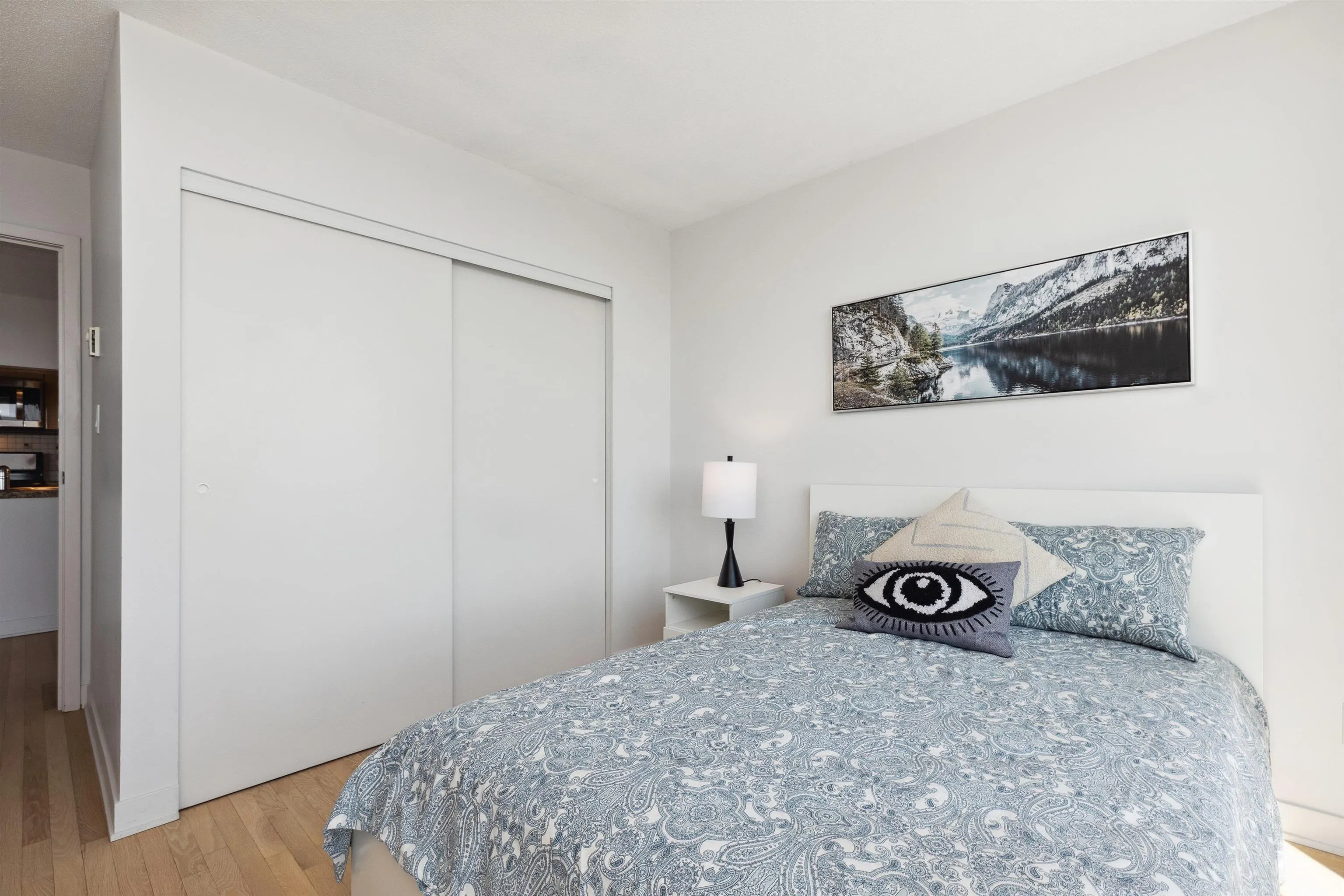 4001 1408 Strathmore Mews