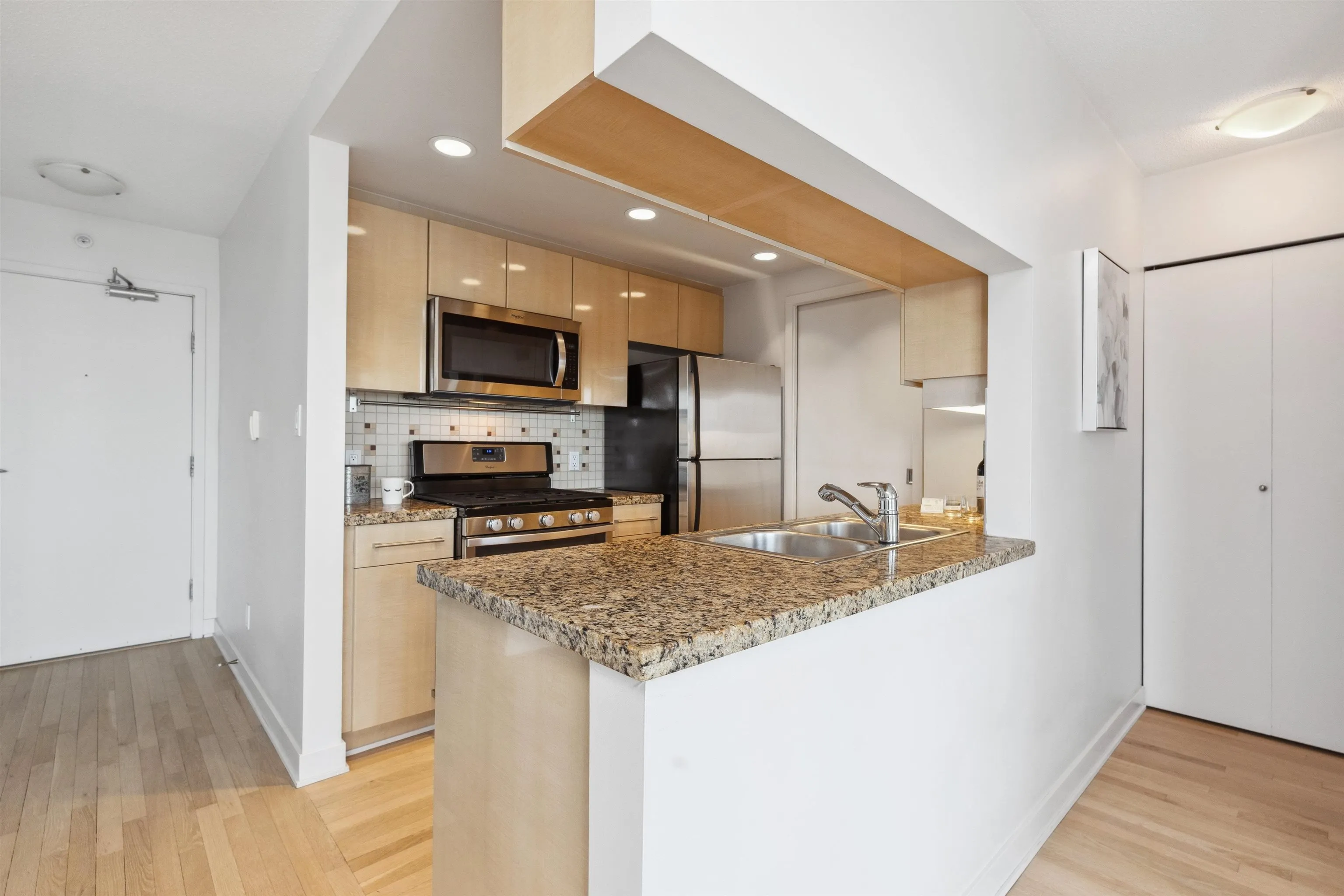4001 1408 Strathmore Mews