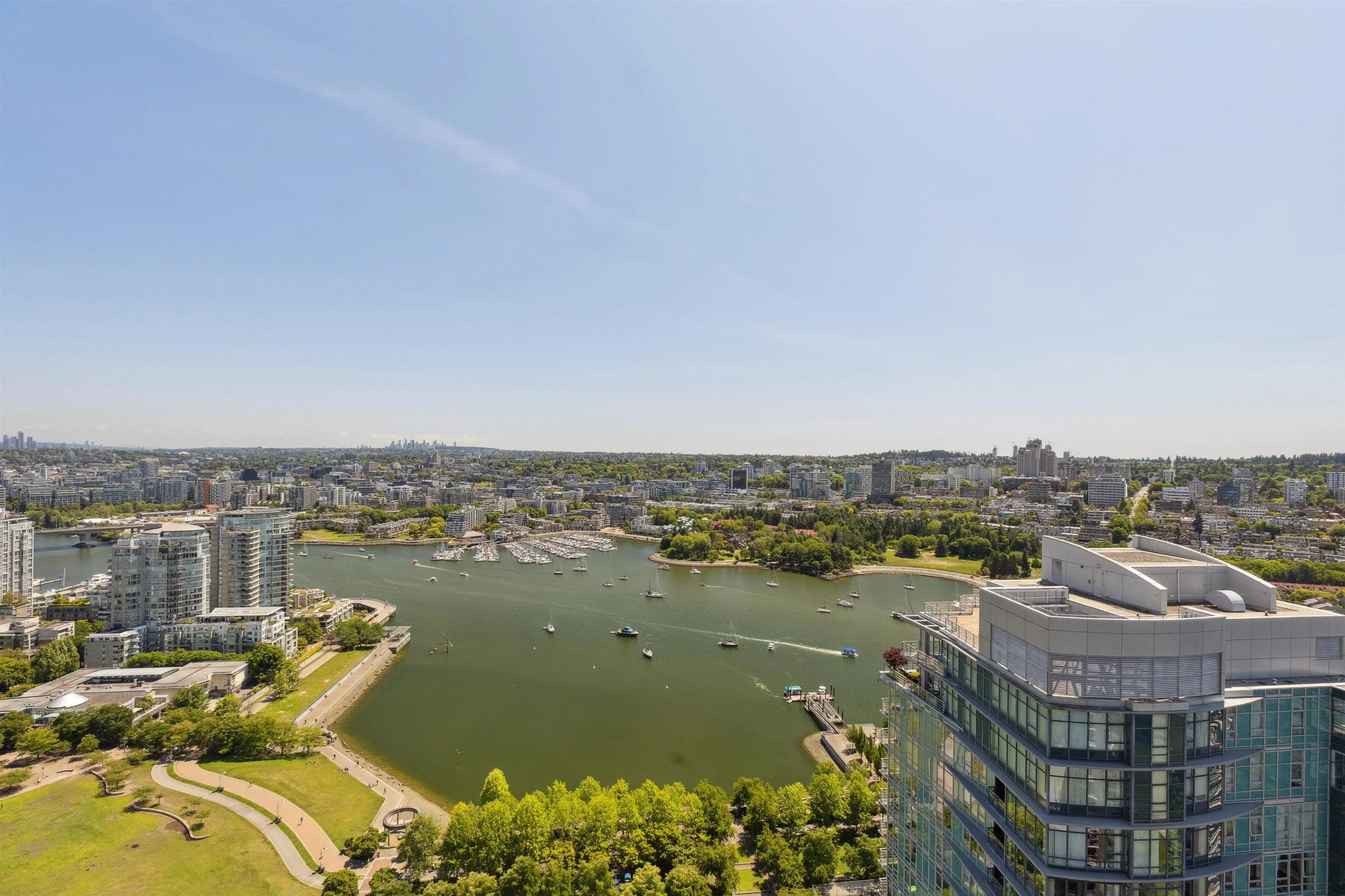 4001 1408 Strathmore Mews