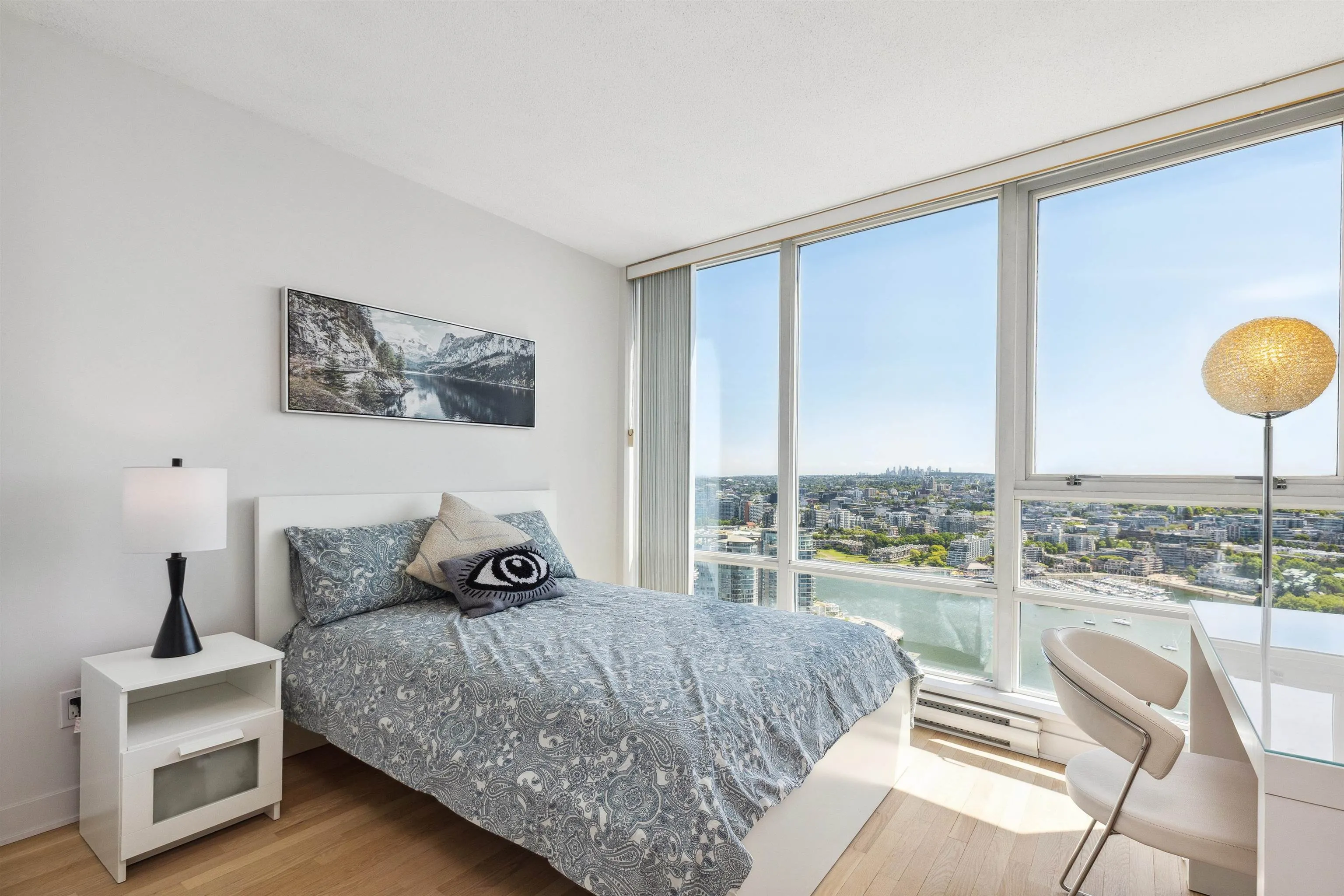 4001 1408 Strathmore Mews