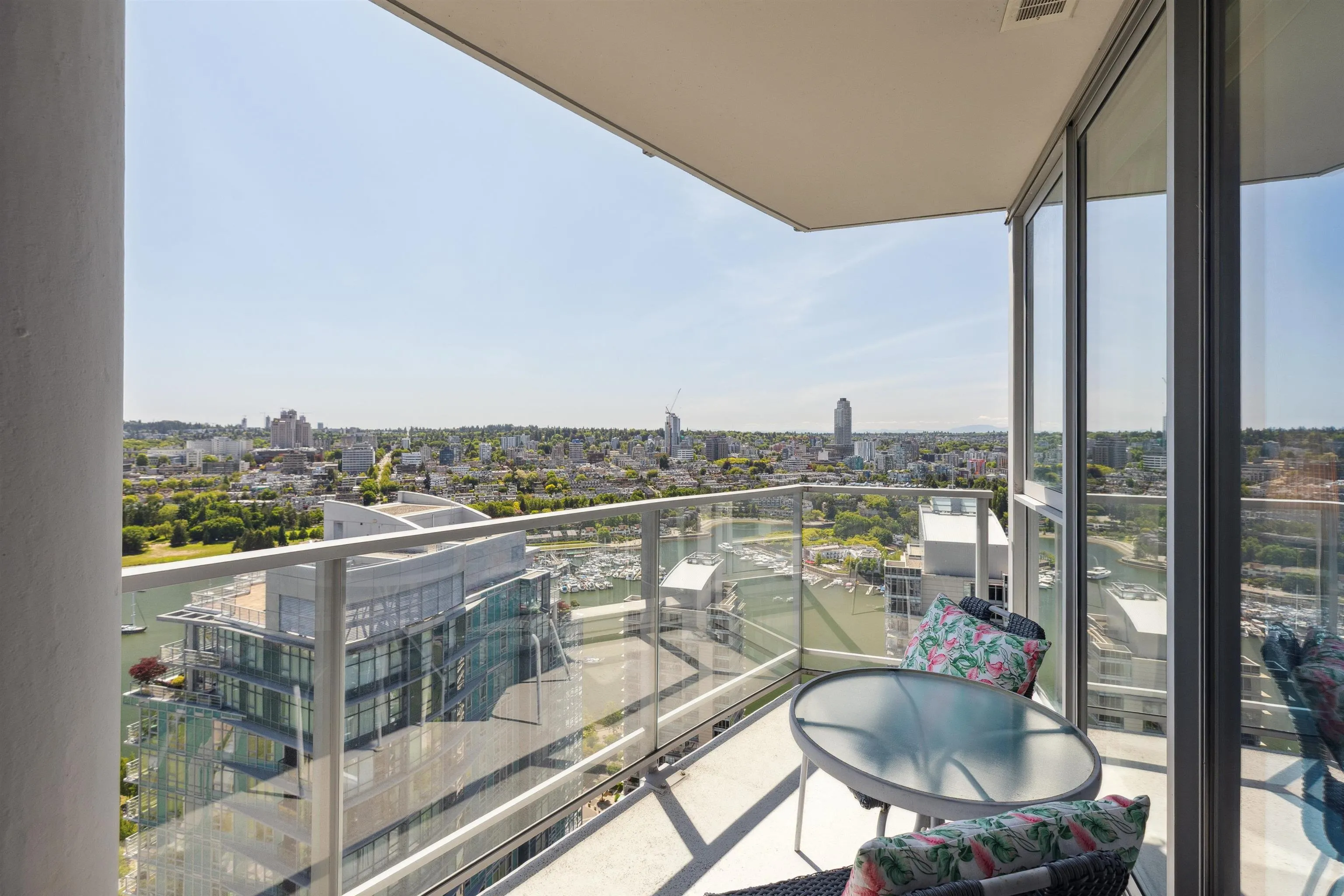 4001 1408 Strathmore Mews