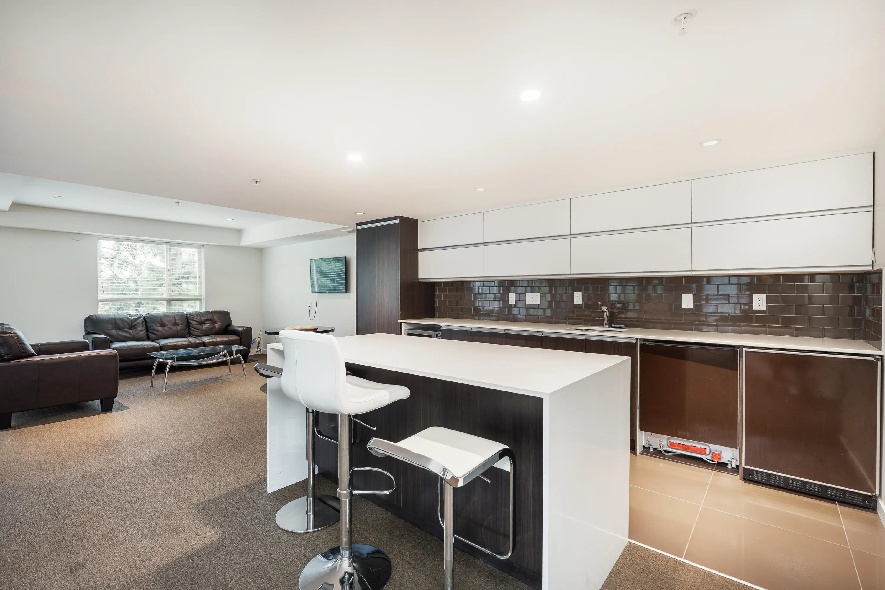 205 8695 160 Street