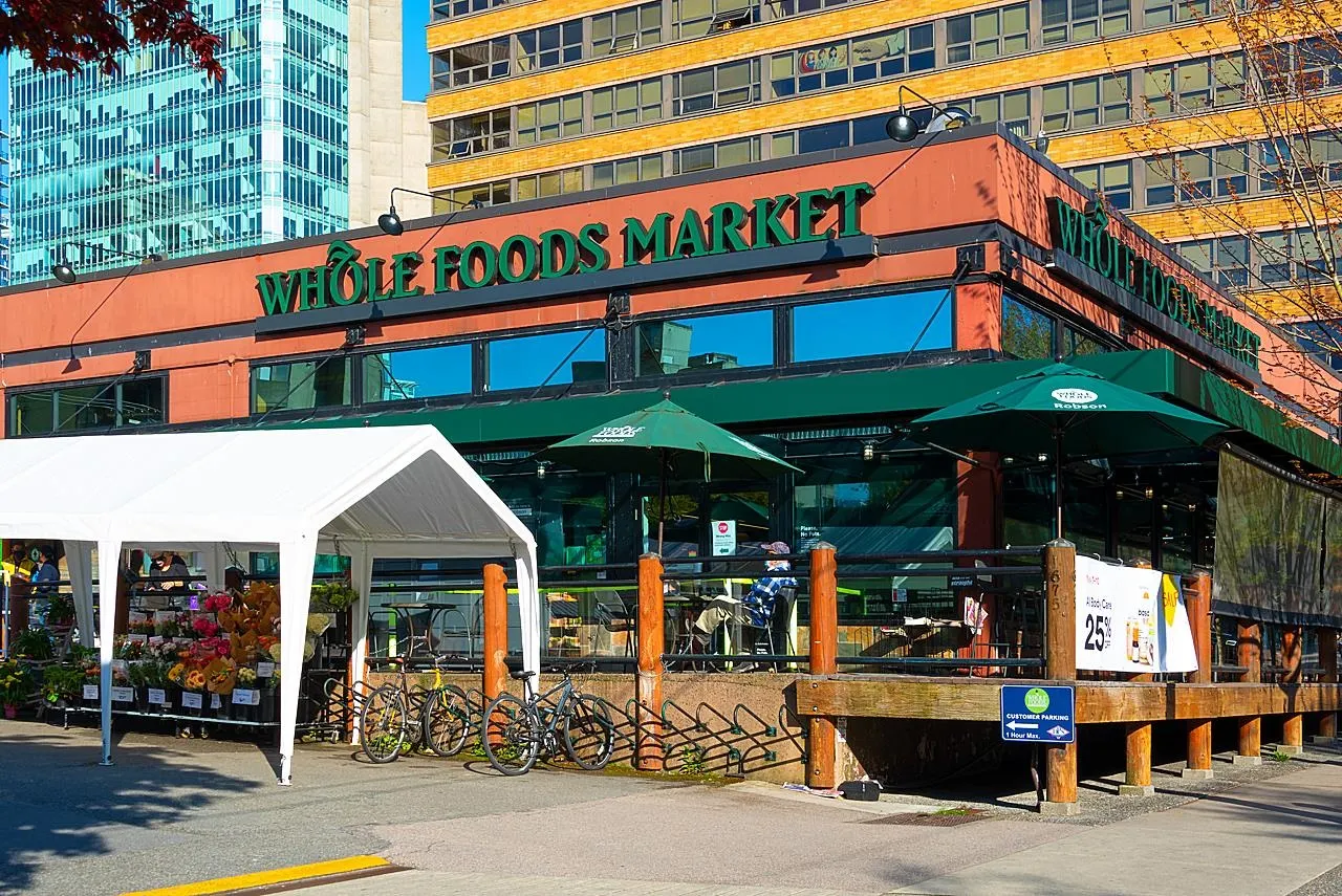 305 1688 Robson Street