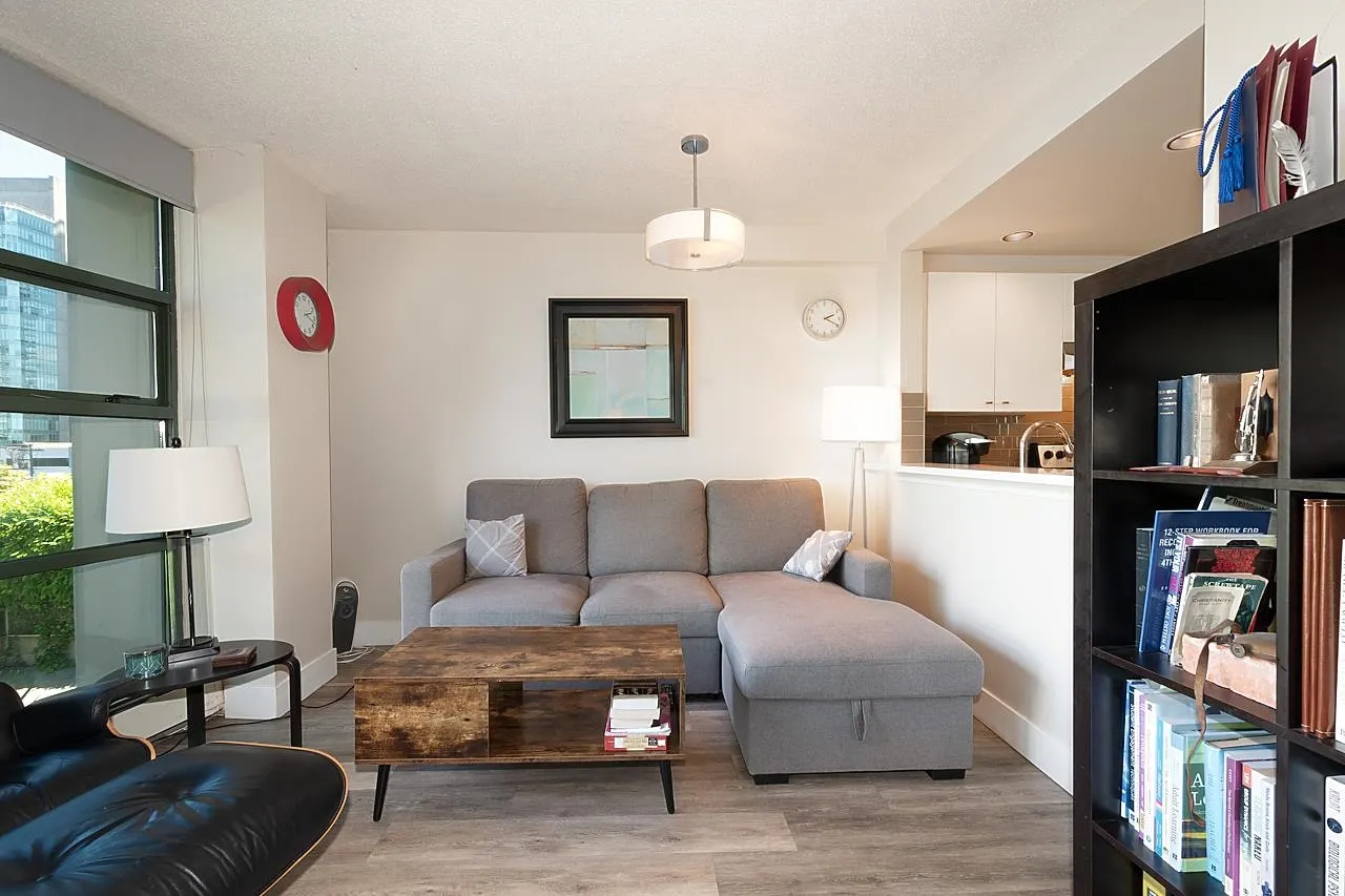 305 1688 Robson Street