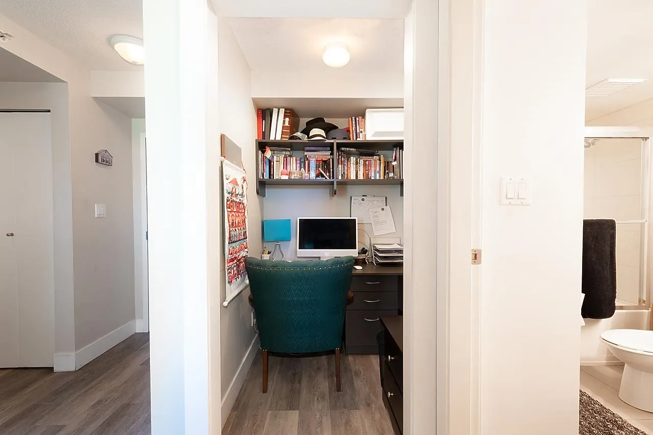 305 1688 Robson Street