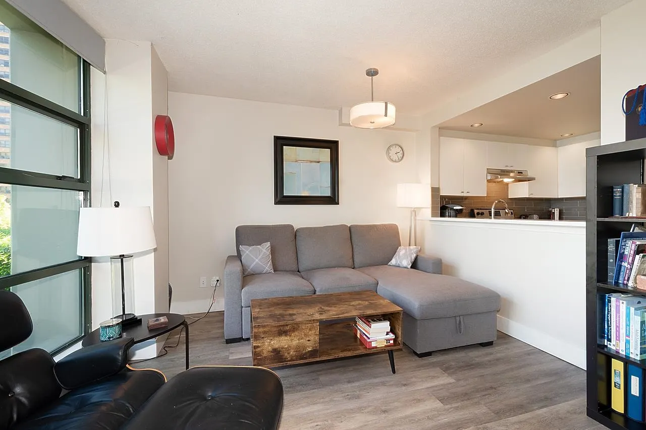 305 1688 Robson Street