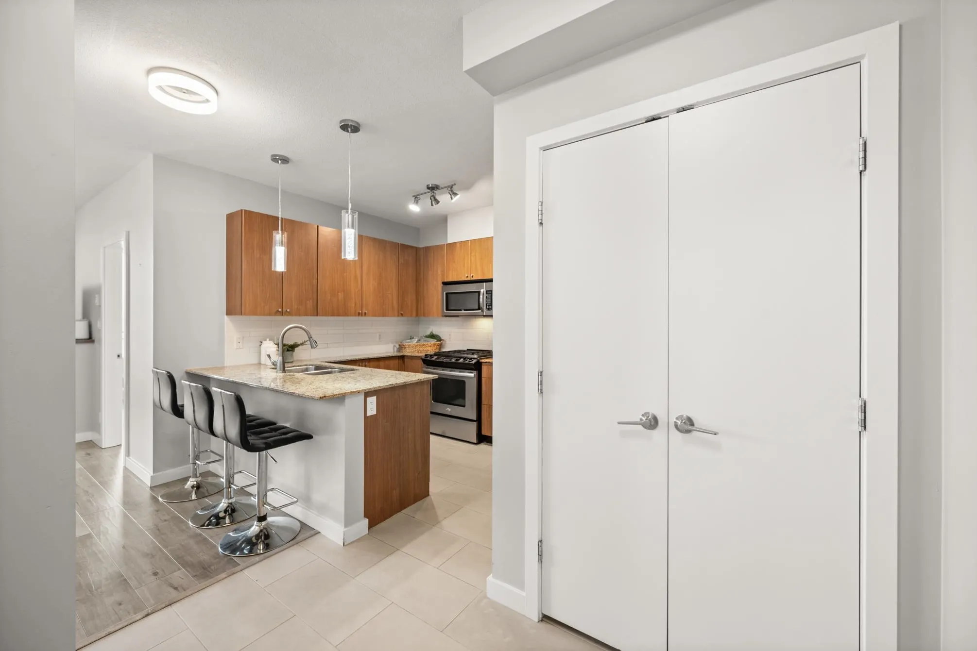2103 280 Ross Drive