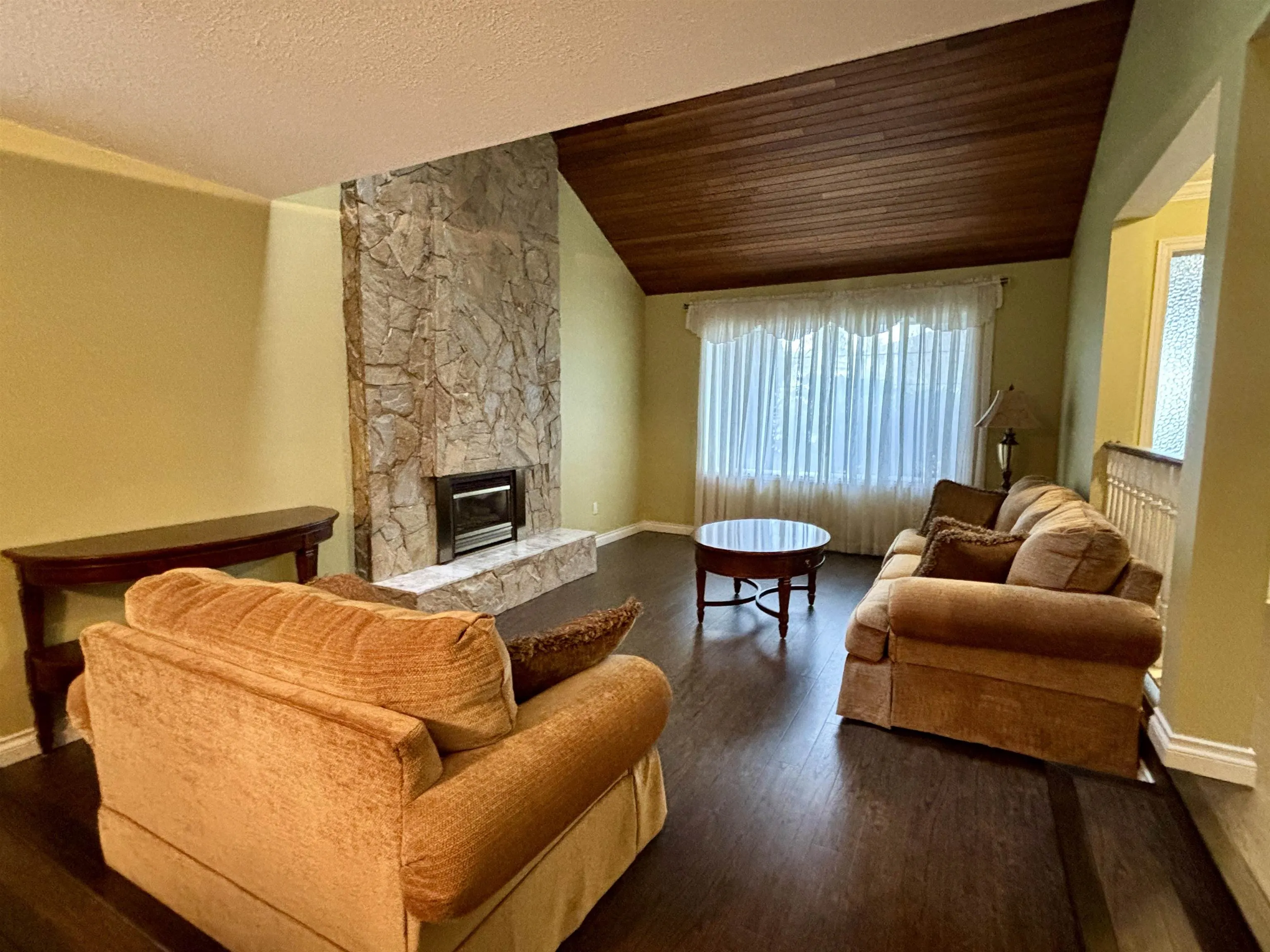 460 Glenbrook Drive