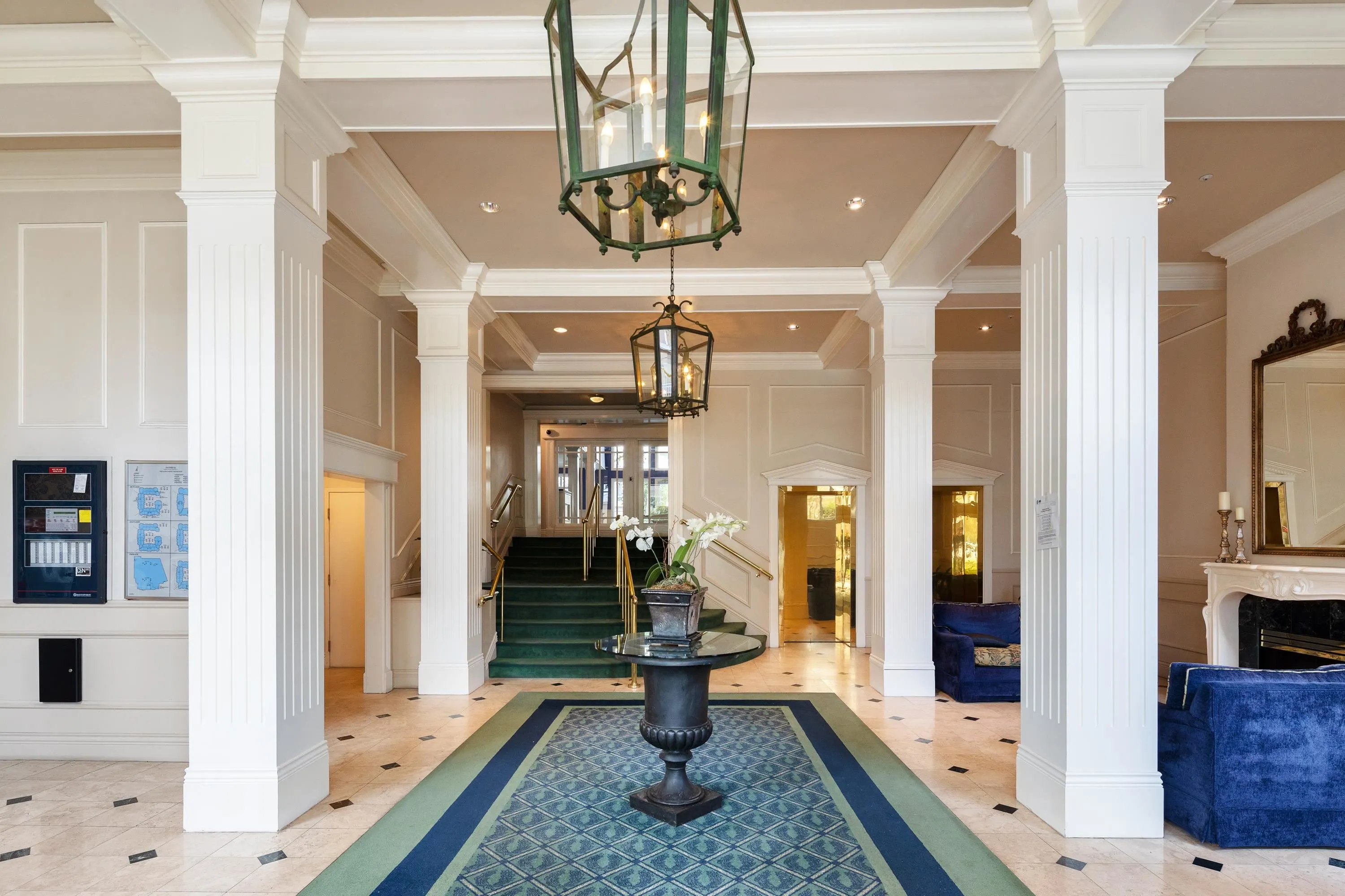 125 5735 Hampton Place
