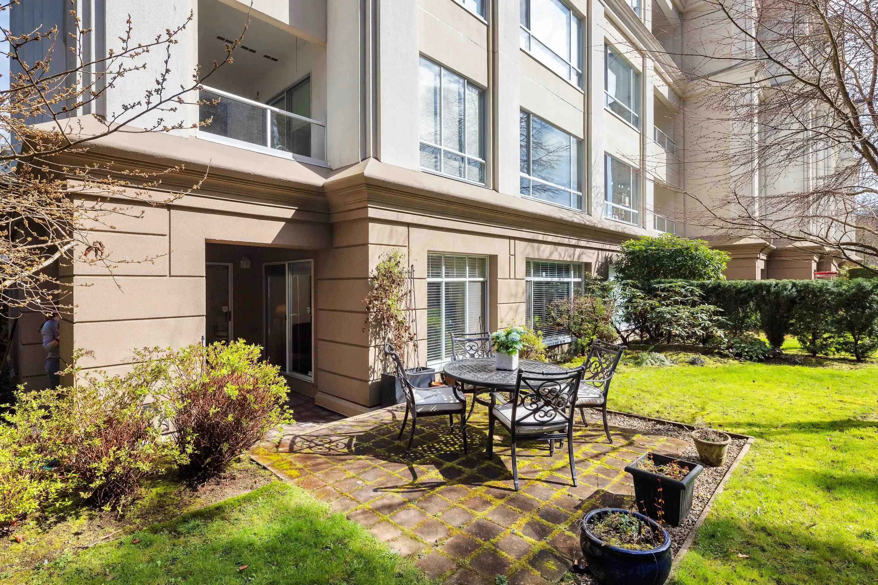 125 5735 Hampton Place