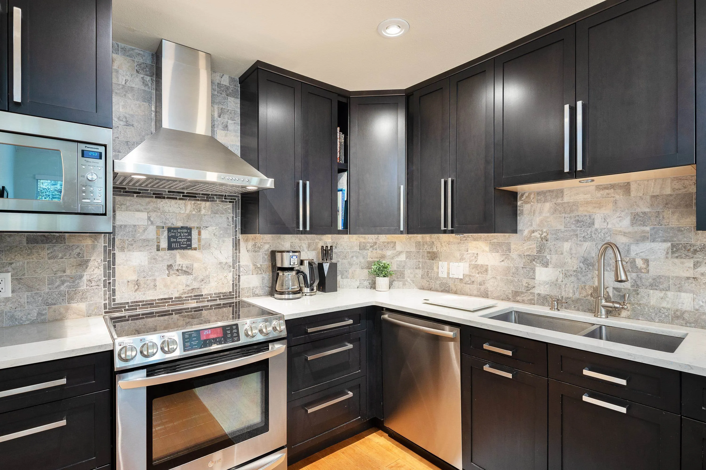 125 5735 Hampton Place