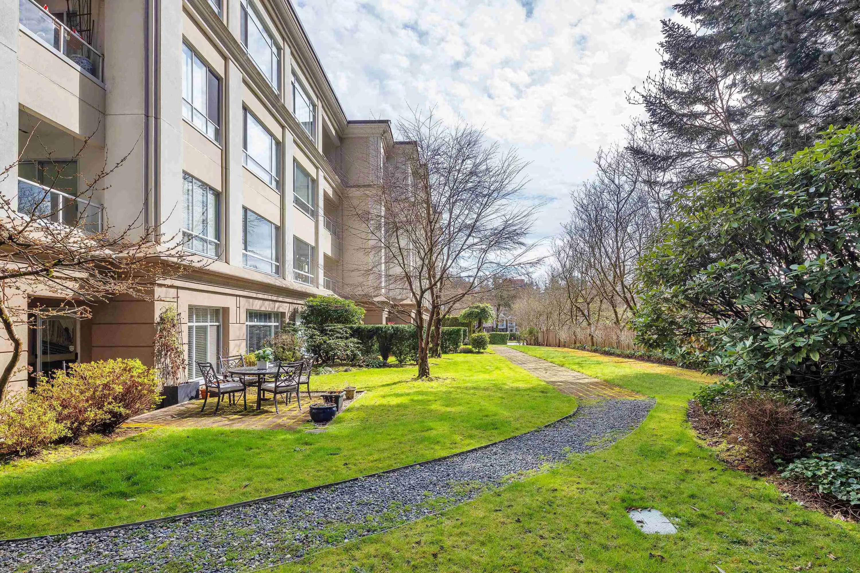 125 5735 Hampton Place