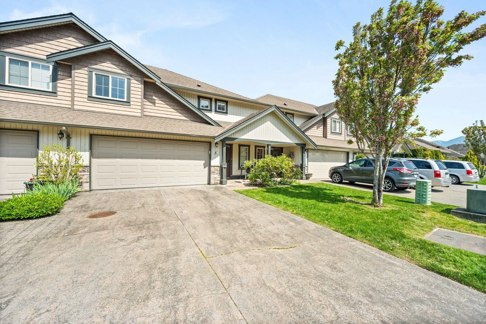 8 44523 Mclaren Drive