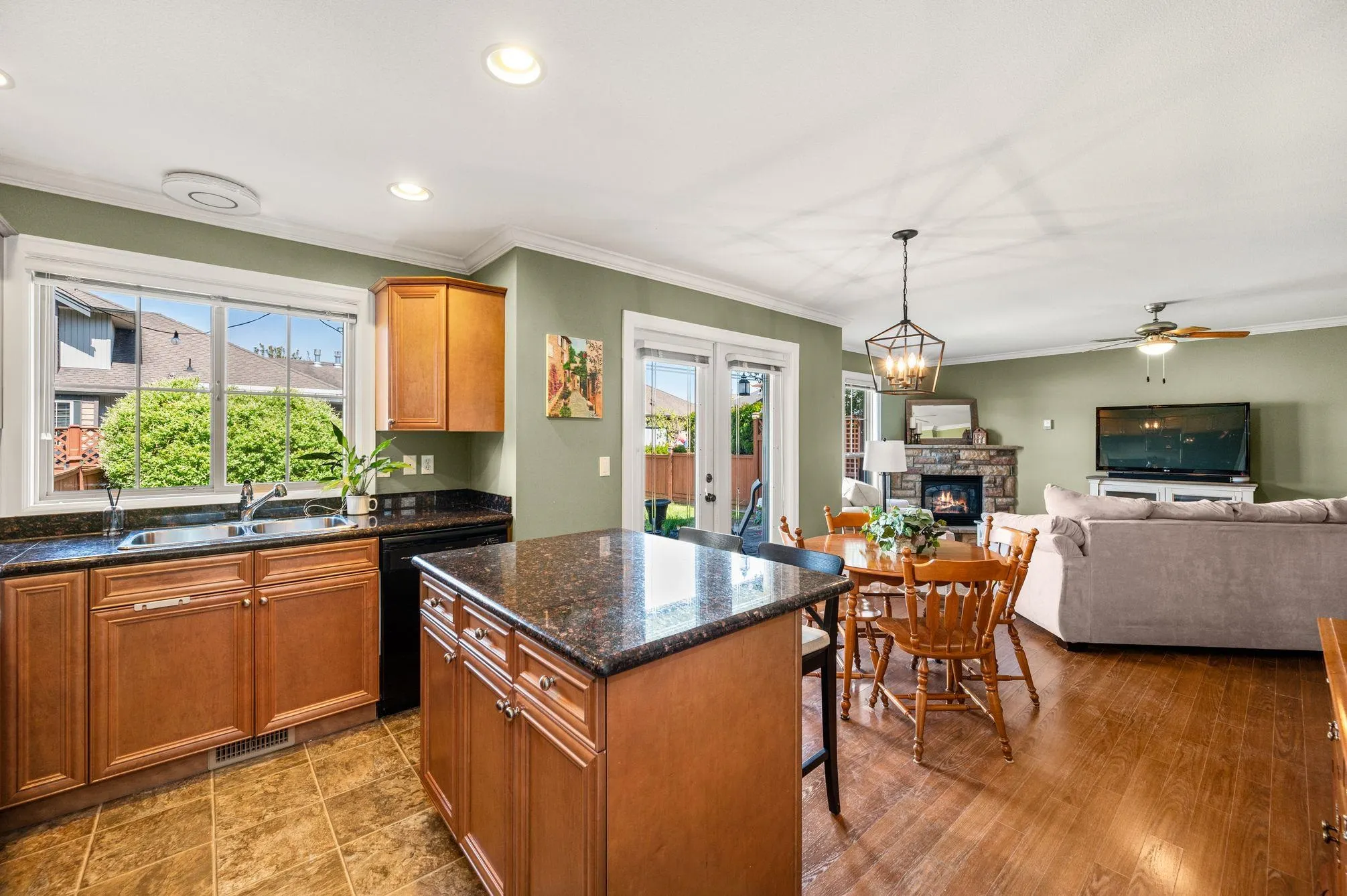 8 44523 Mclaren Drive