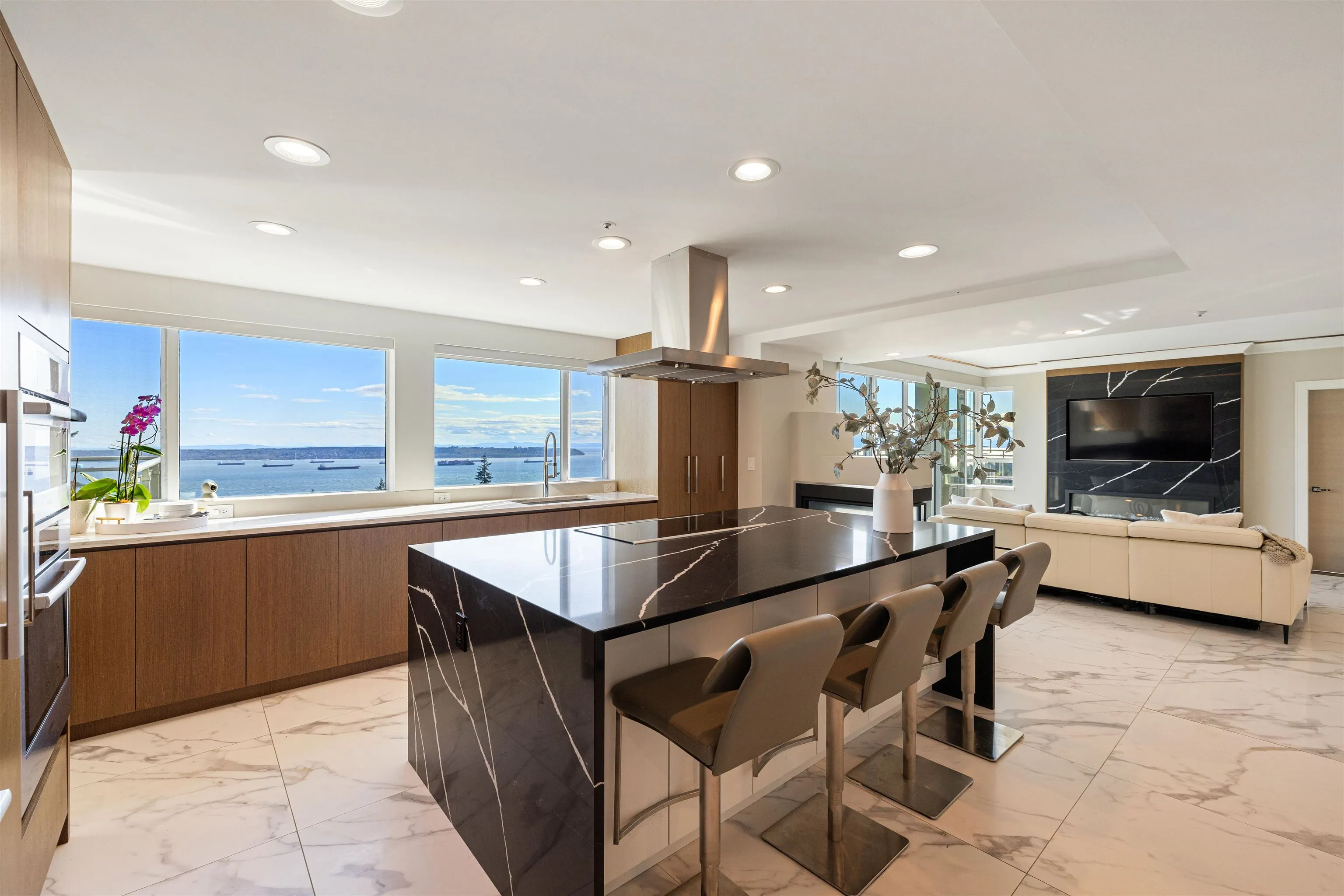 701 3105 Deer Ridge Drive