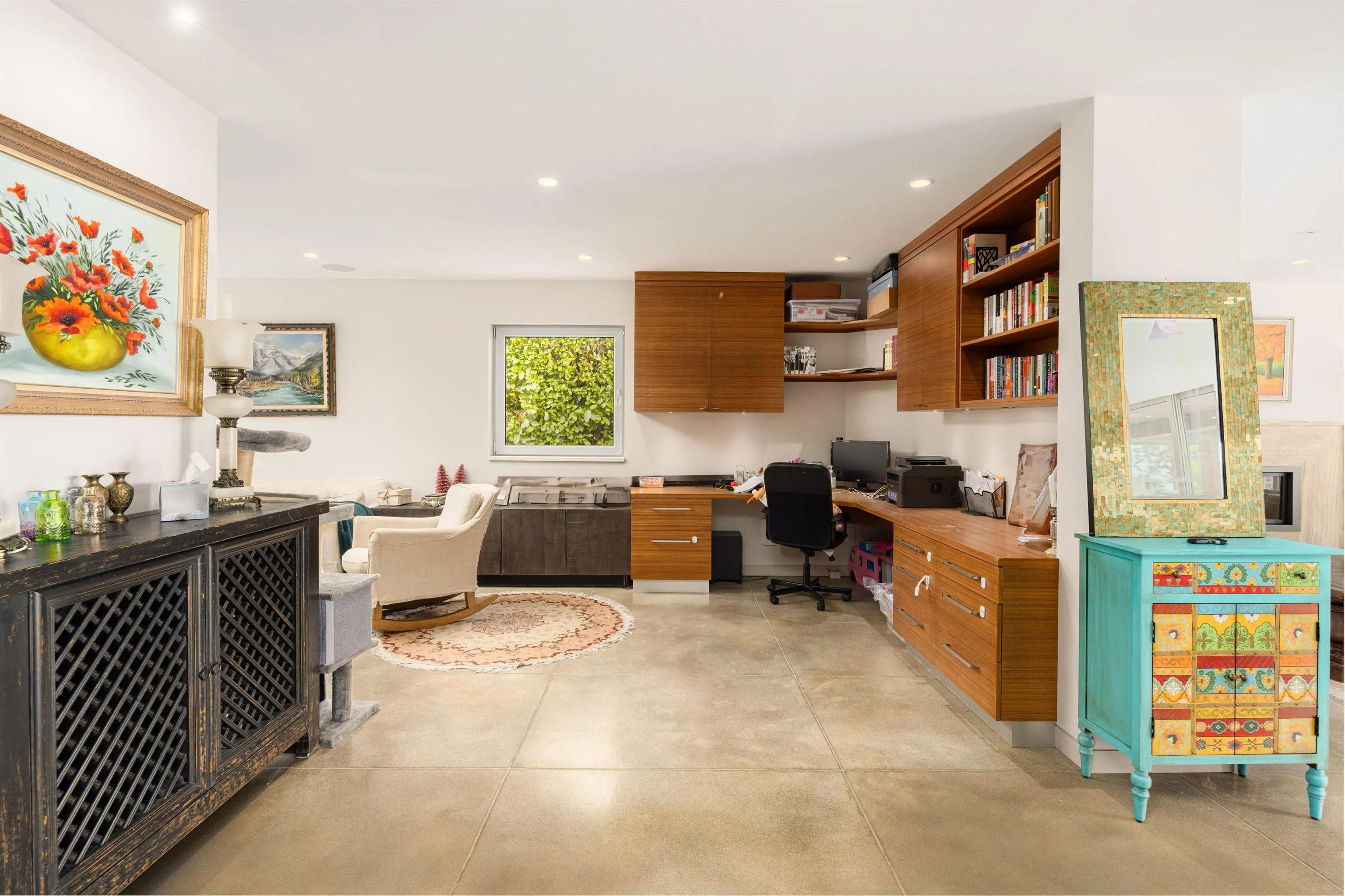 2771 Bellevue Avenue