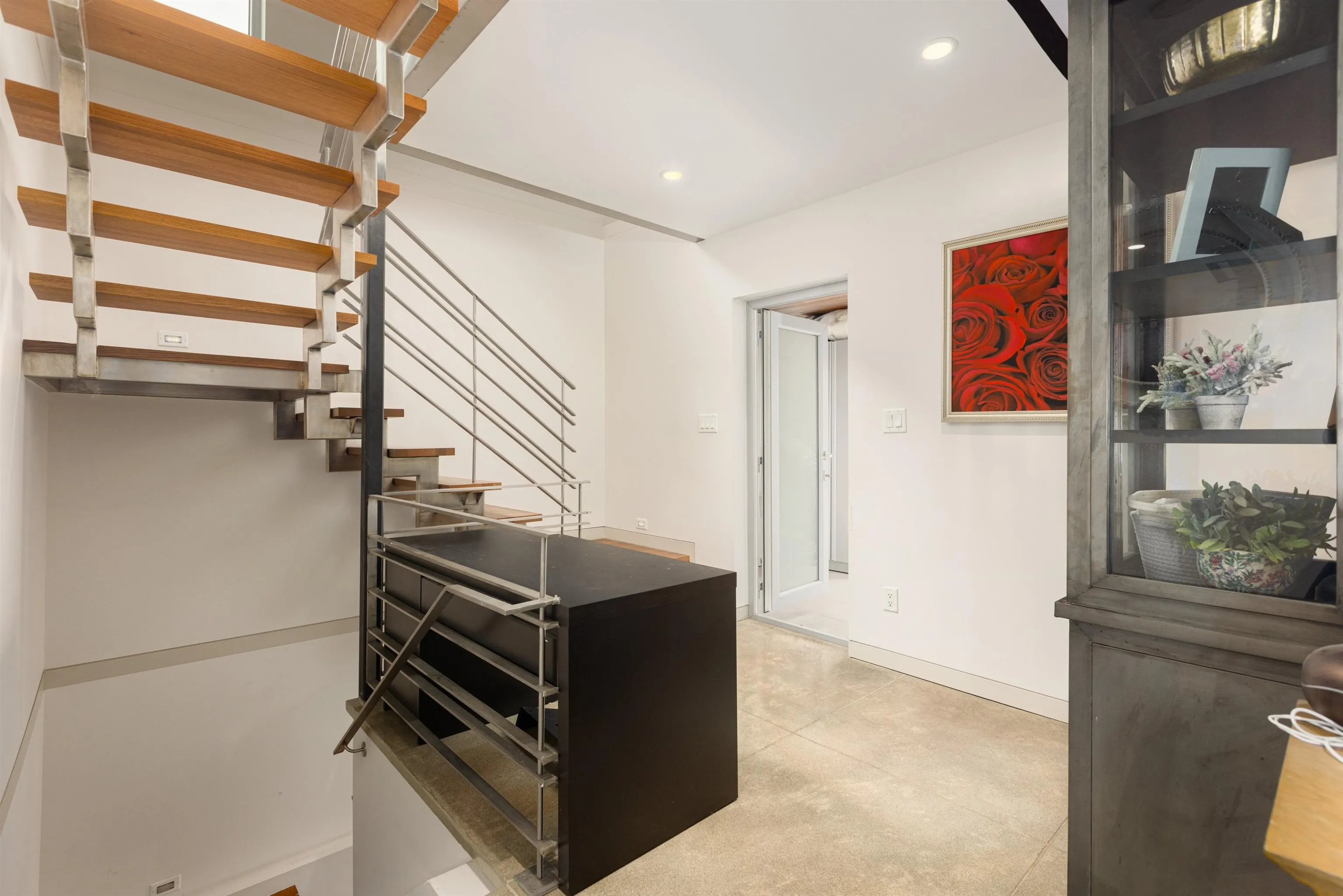 2771 Bellevue Avenue