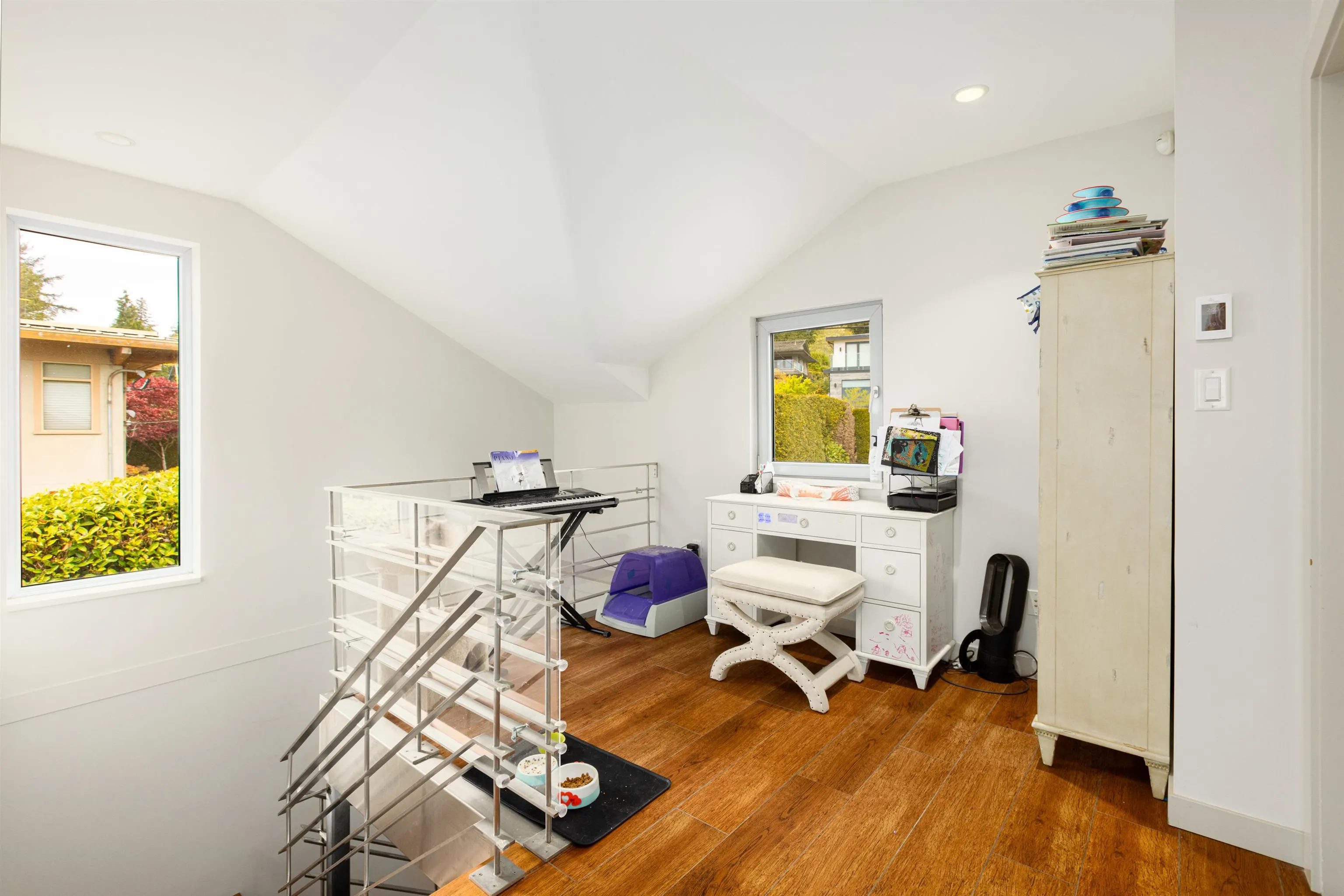 2771 Bellevue Avenue