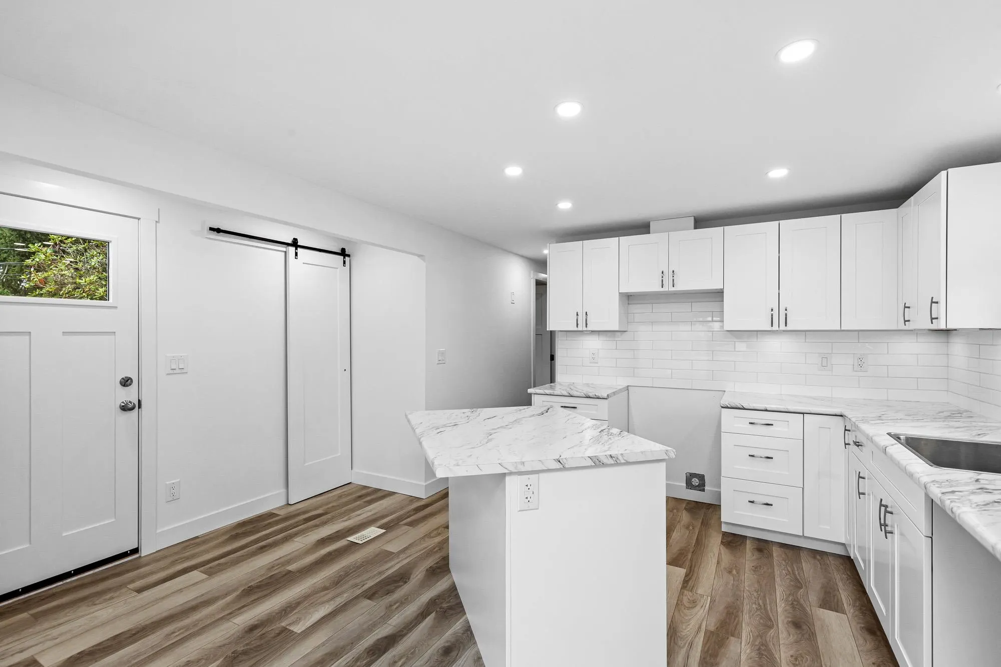 10 34519 Lougheed Highway