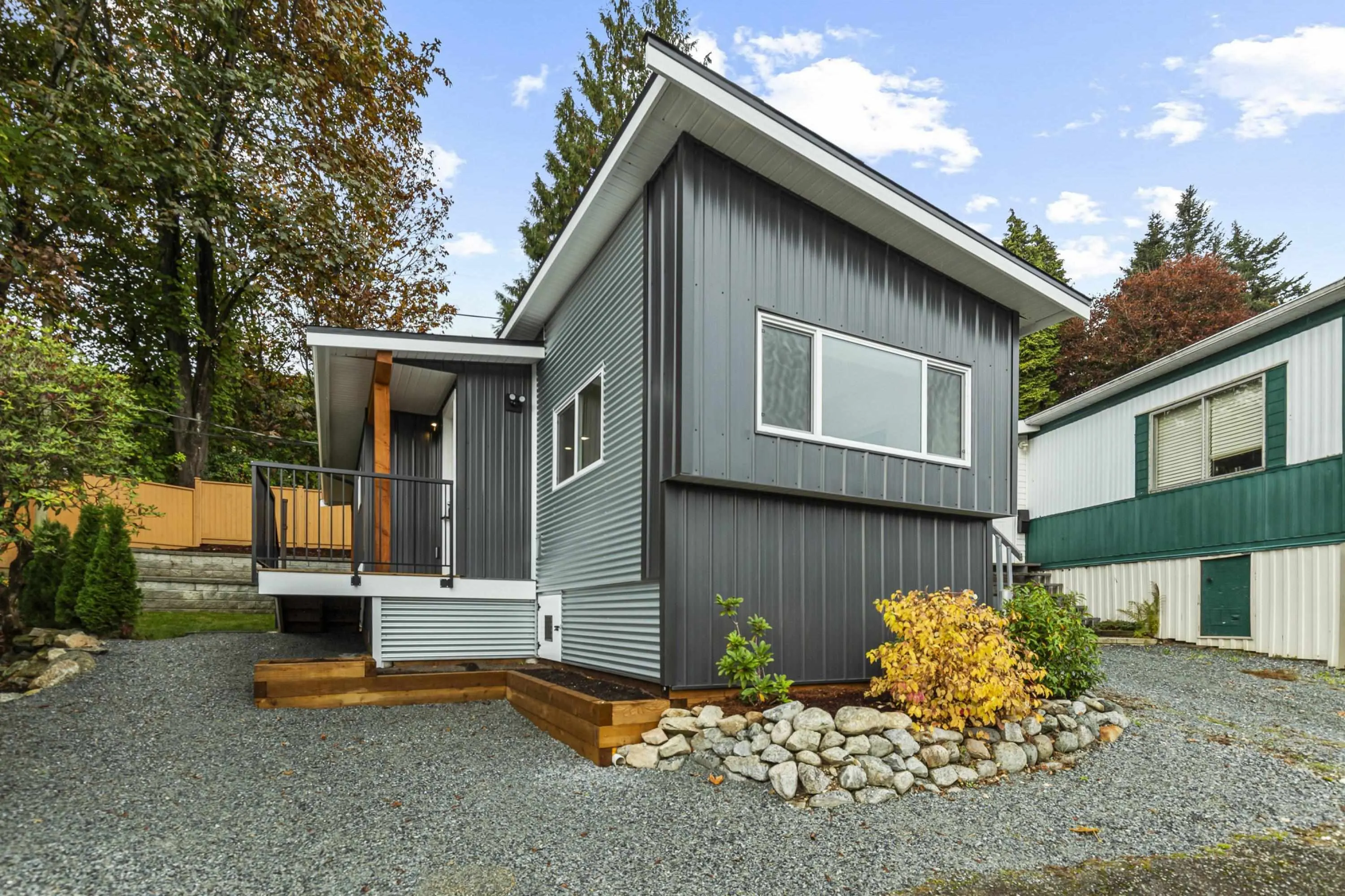 10 34519 Lougheed Highway