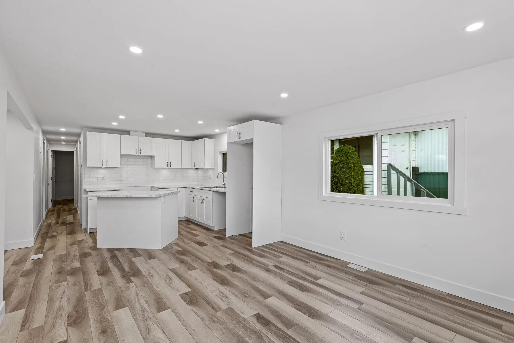 10 34519 Lougheed Highway