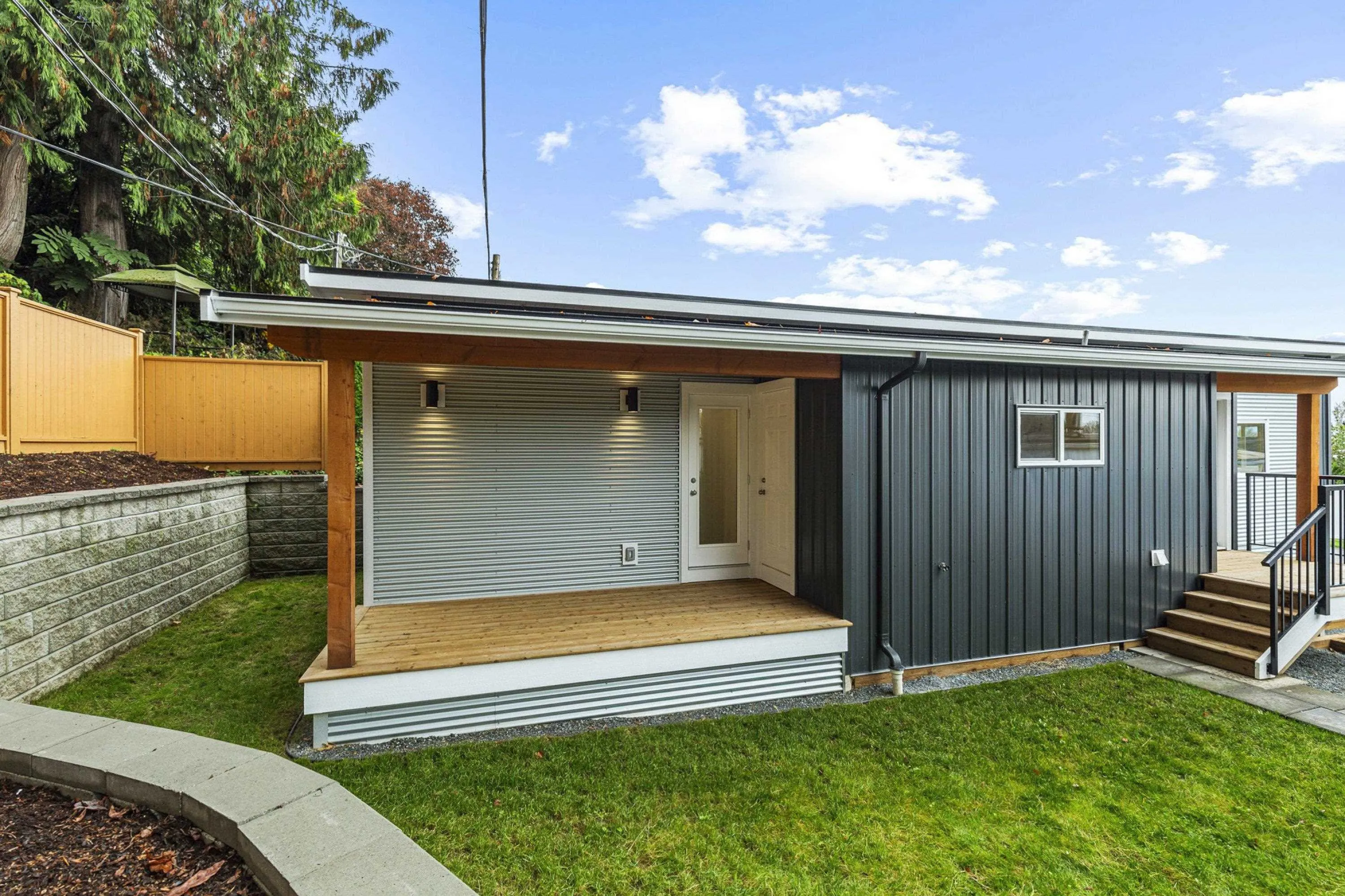 10 34519 Lougheed Highway
