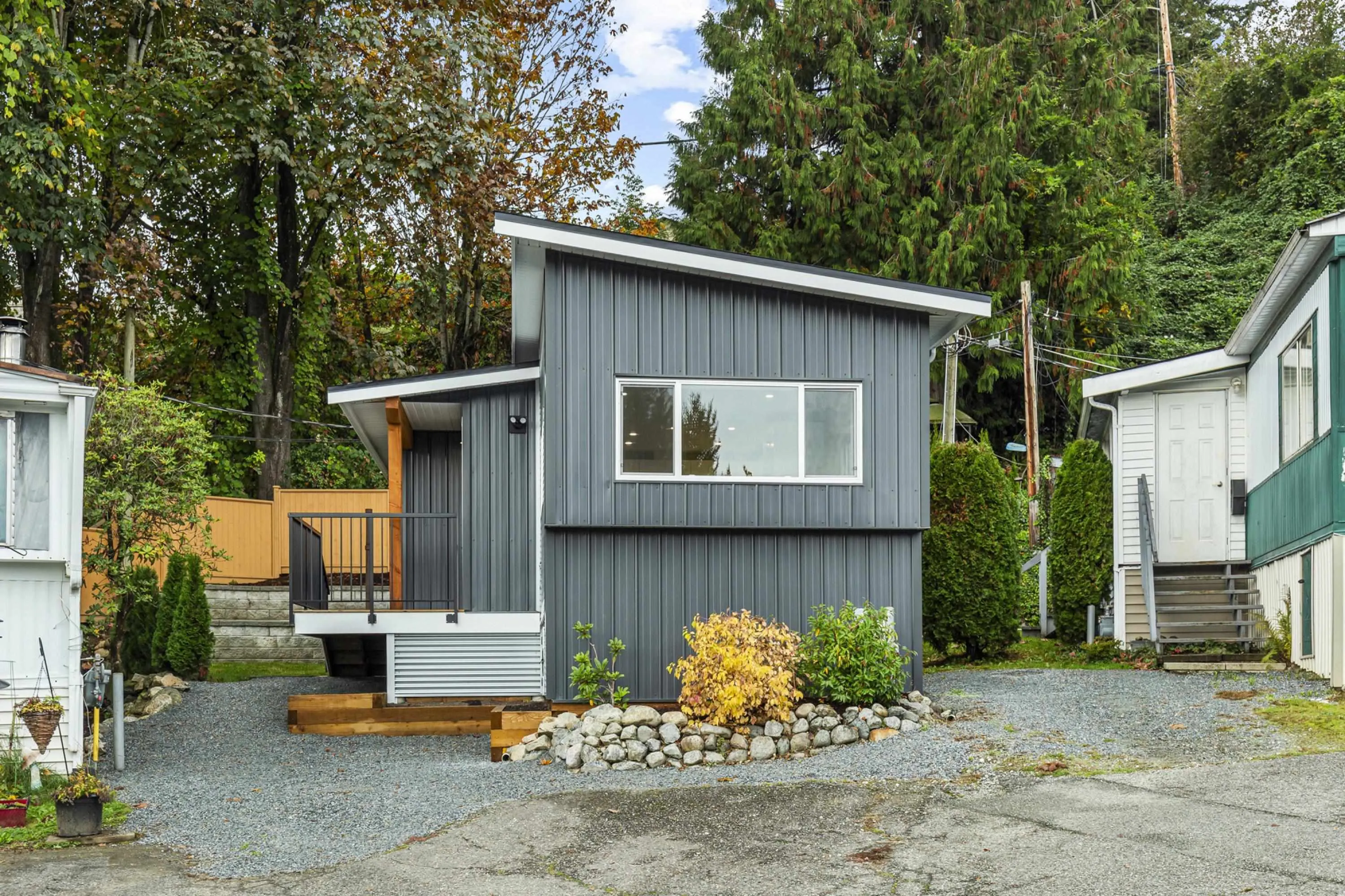 10 34519 Lougheed Highway