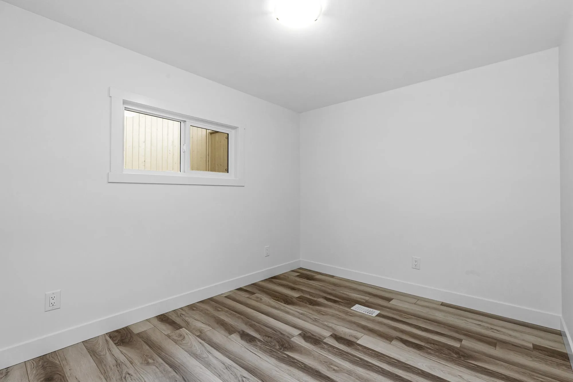 10 34519 Lougheed Highway